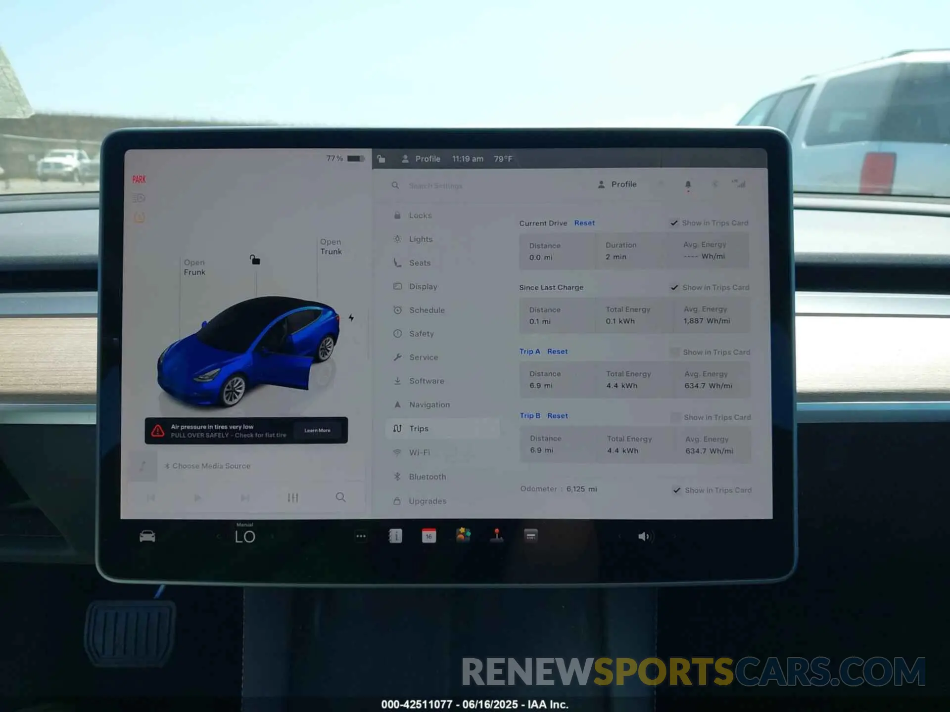 18 Photograph of a damaged car 5YJ3E1EA6PF547209 TESLA MODEL 3 2023