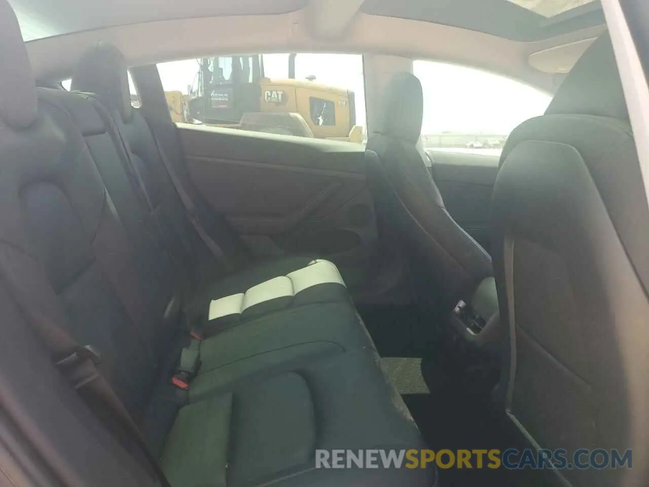 10 Photograph of a damaged car 5YJ3E1EA6PF550062 TESLA MODEL 3 2023