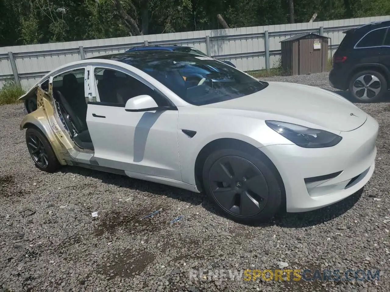 4 Photograph of a damaged car 5YJ3E1EA6PF558369 TESLA MODEL 3 2023