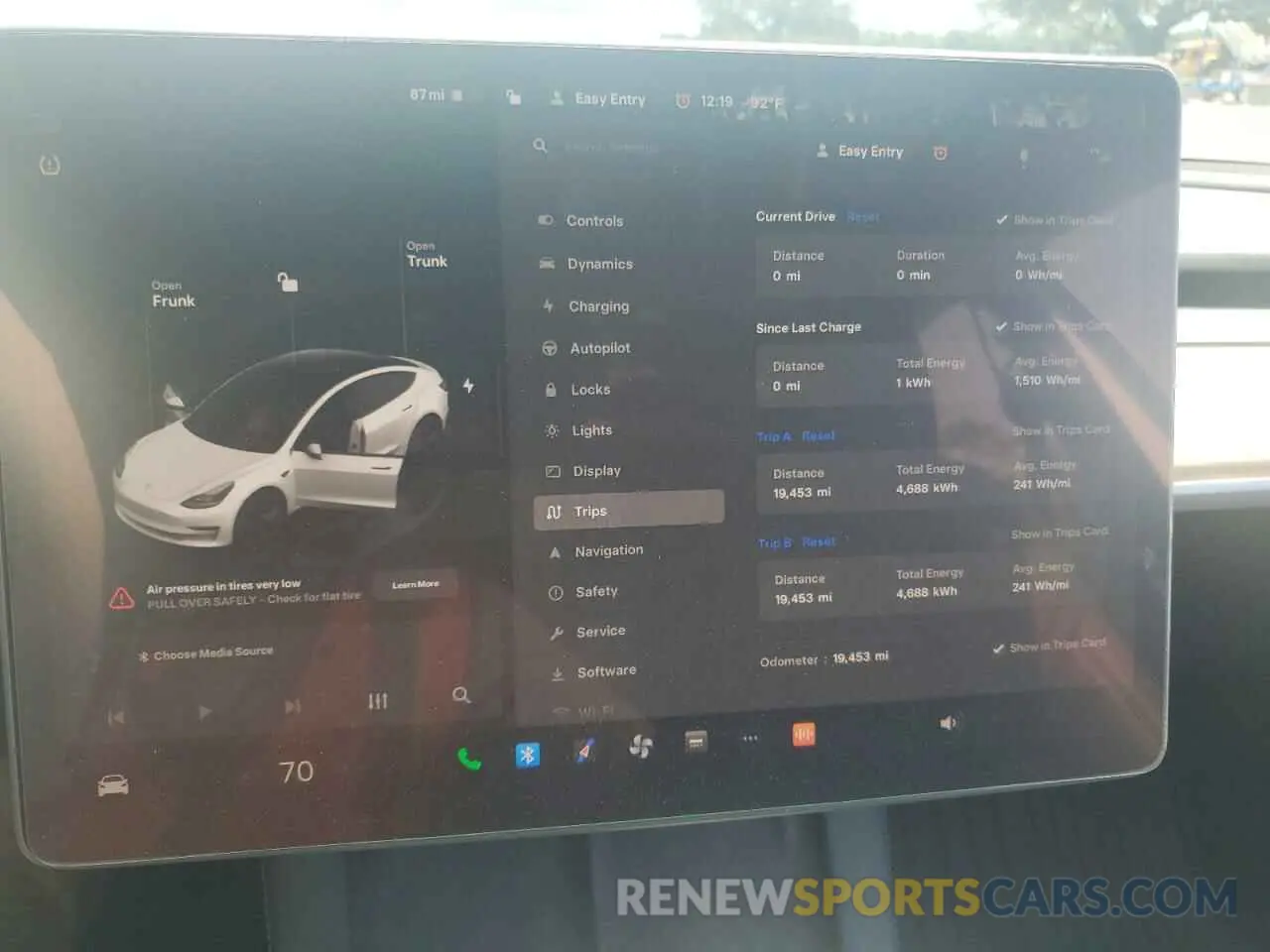 9 Photograph of a damaged car 5YJ3E1EA6PF558369 TESLA MODEL 3 2023