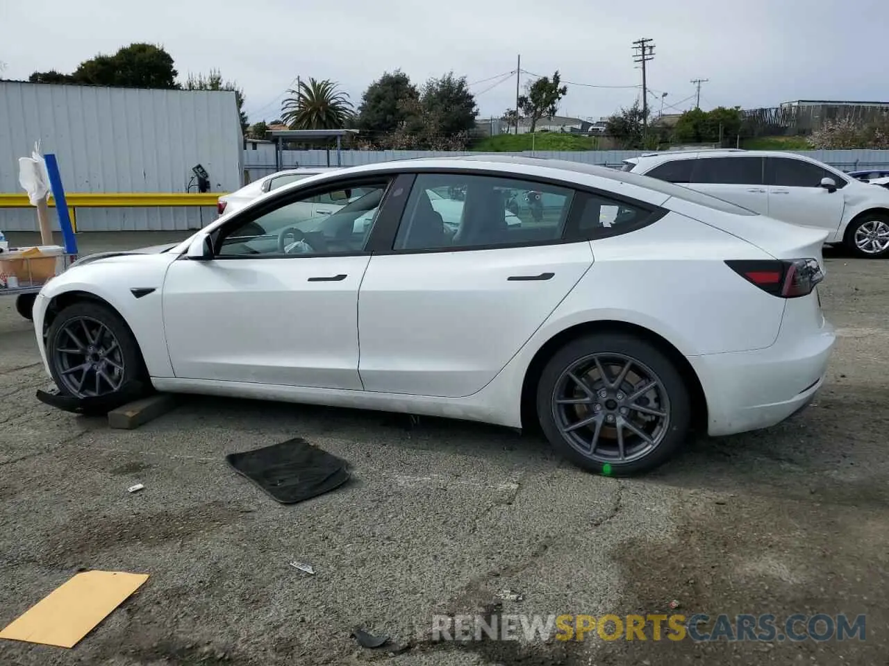 2 Photograph of a damaged car 5YJ3E1EA6PF563278 TESLA MODEL 3 2023