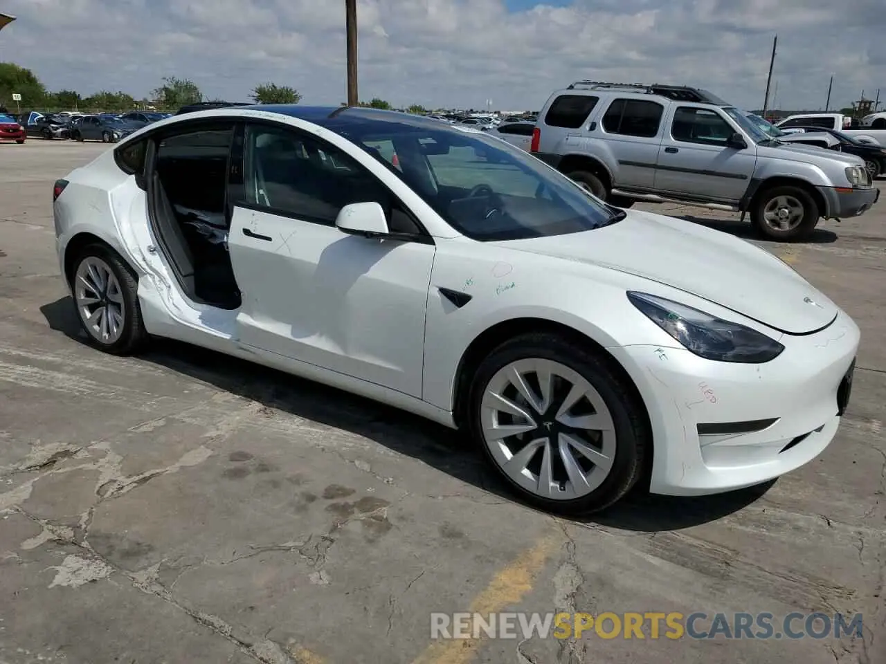 4 Photograph of a damaged car 5YJ3E1EA6PF566696 TESLA MODEL 3 2023