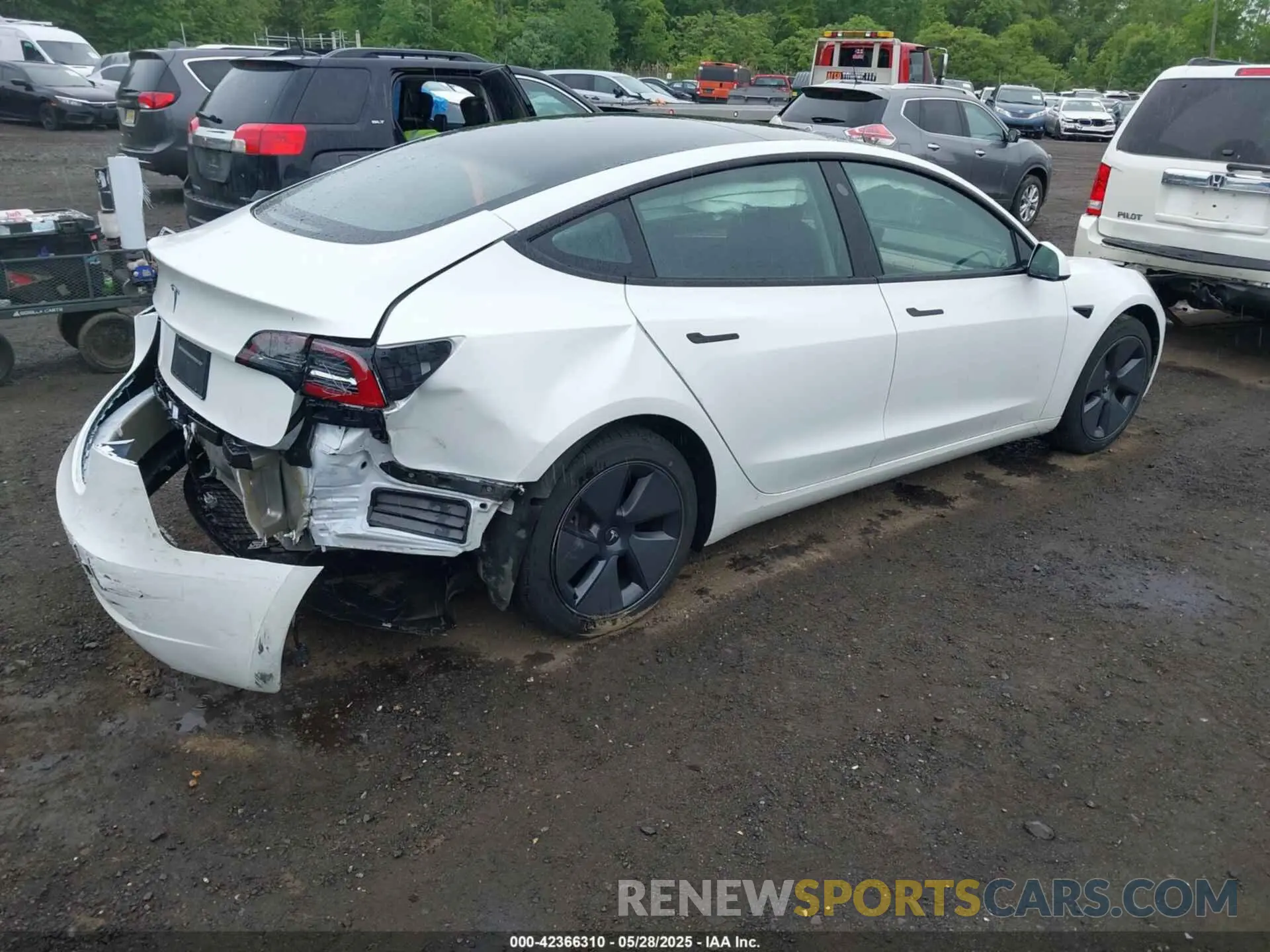4 Photograph of a damaged car 5YJ3E1EA6PF570876 TESLA MODEL 3 2023
