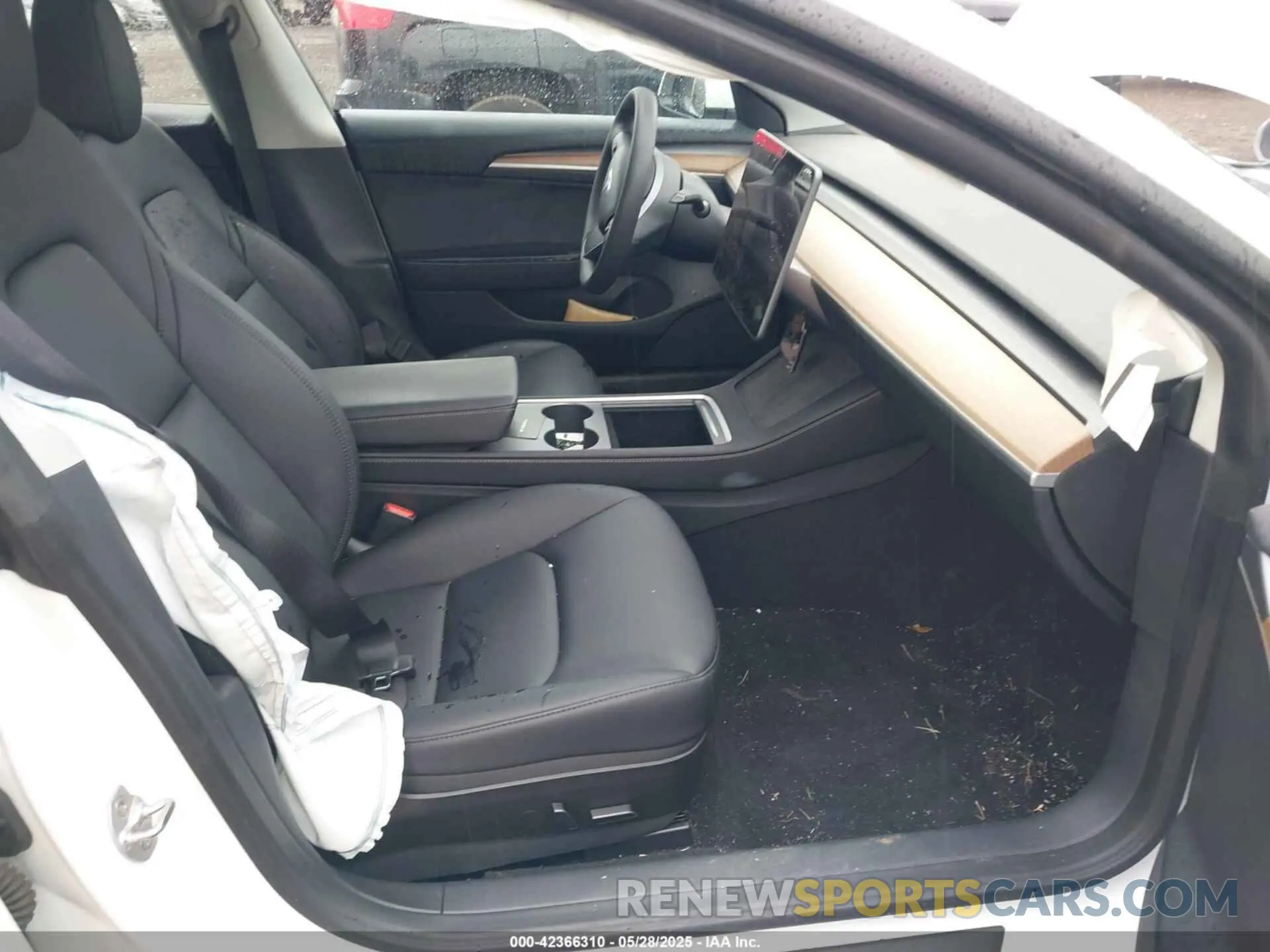 5 Photograph of a damaged car 5YJ3E1EA6PF570876 TESLA MODEL 3 2023