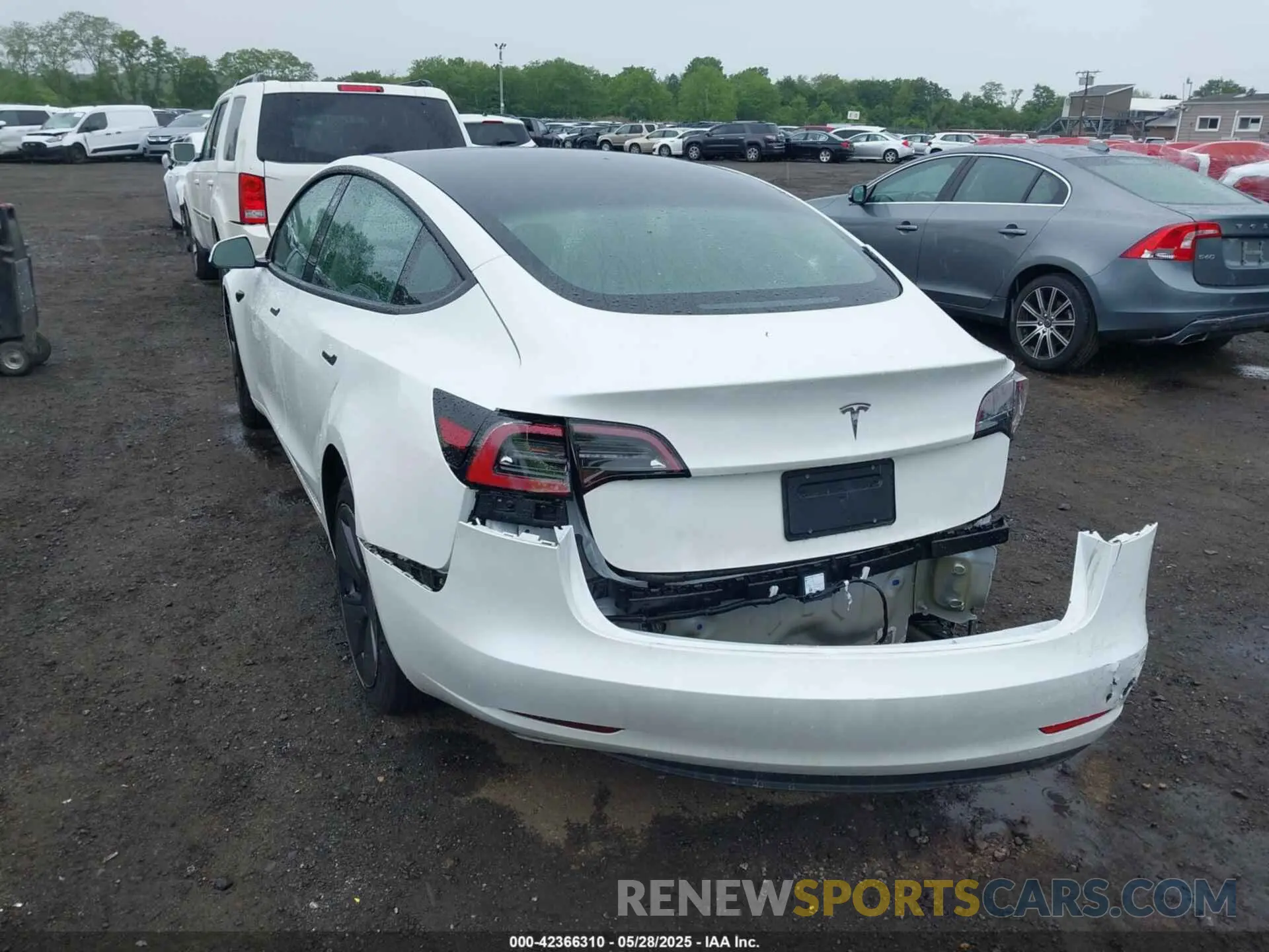 6 Photograph of a damaged car 5YJ3E1EA6PF570876 TESLA MODEL 3 2023