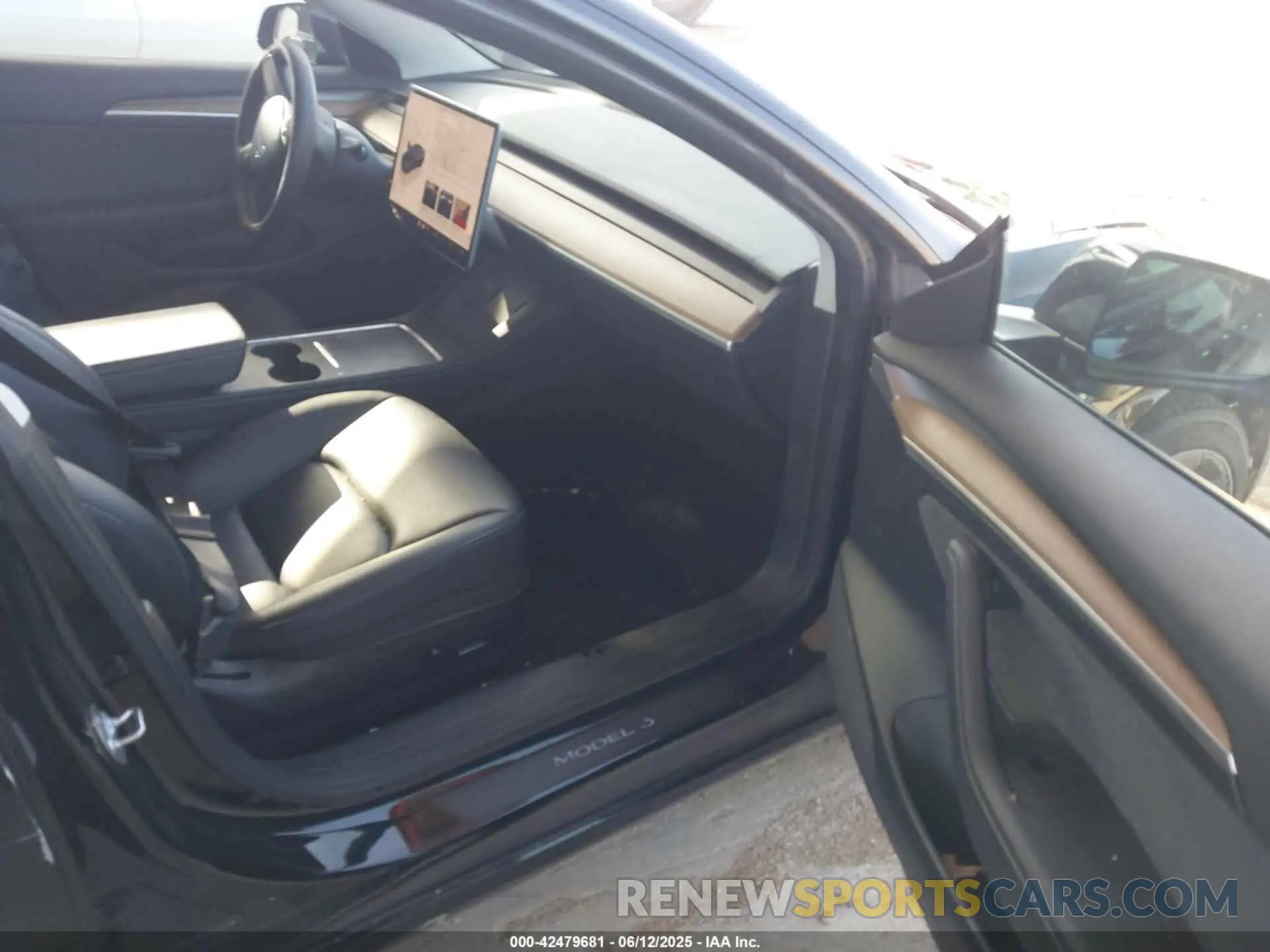 5 Photograph of a damaged car 5YJ3E1EA6PF574362 TESLA MODEL 3 2023