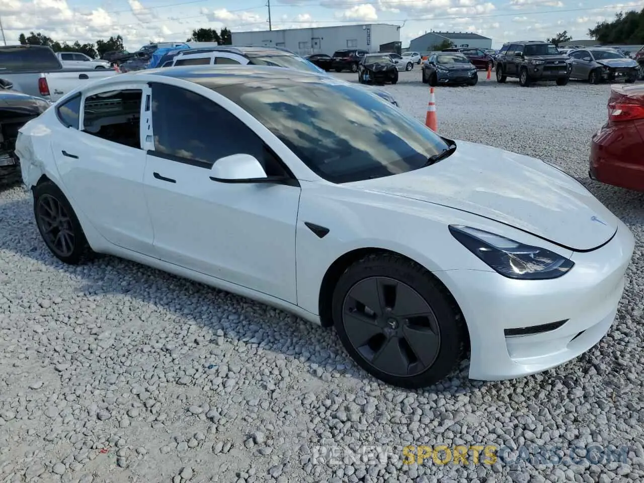 4 Photograph of a damaged car 5YJ3E1EA6PF601947 TESLA MODEL 3 2023