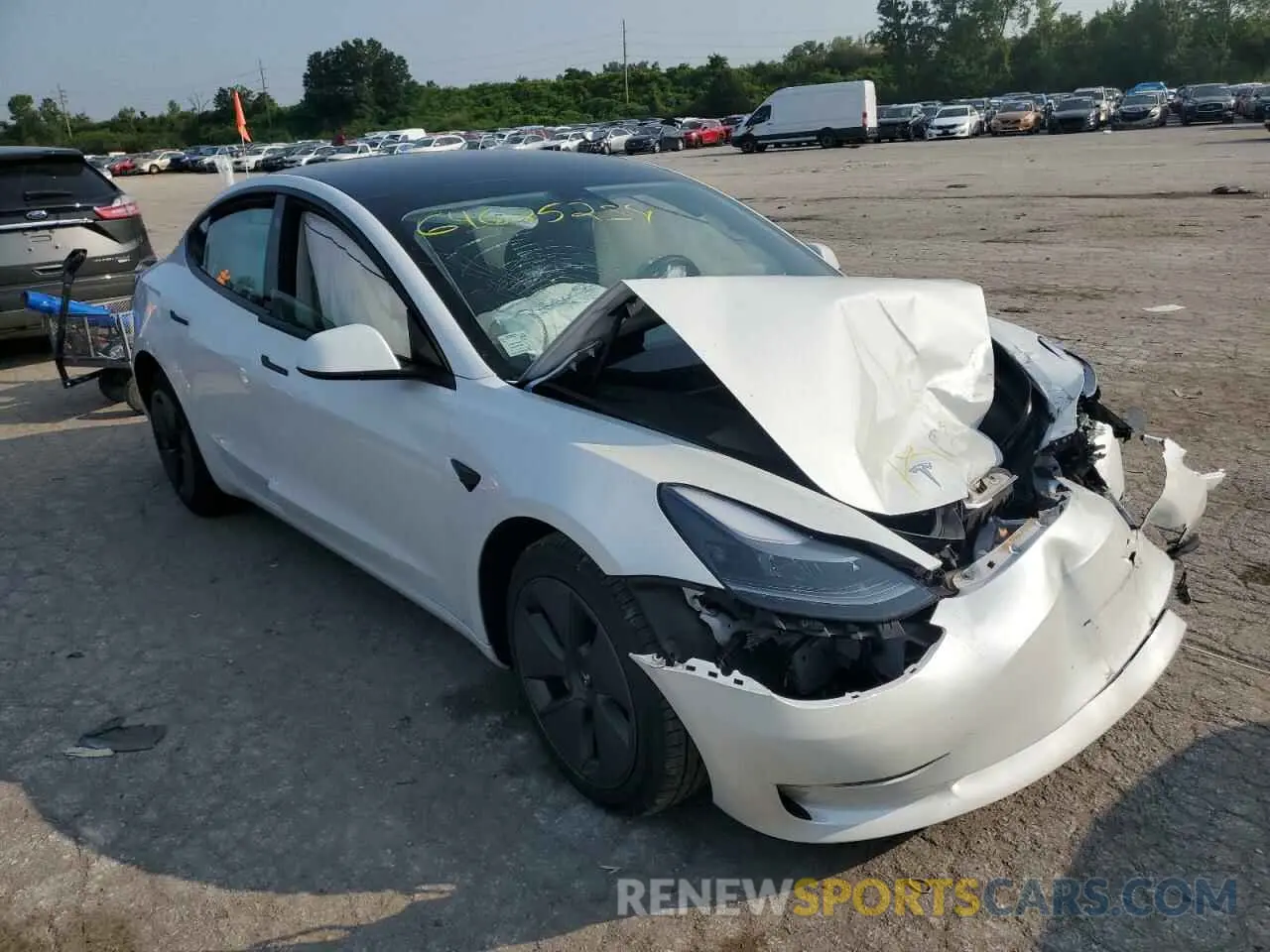4 Photograph of a damaged car 5YJ3E1EA6PF602712 TESLA MODEL 3 2023