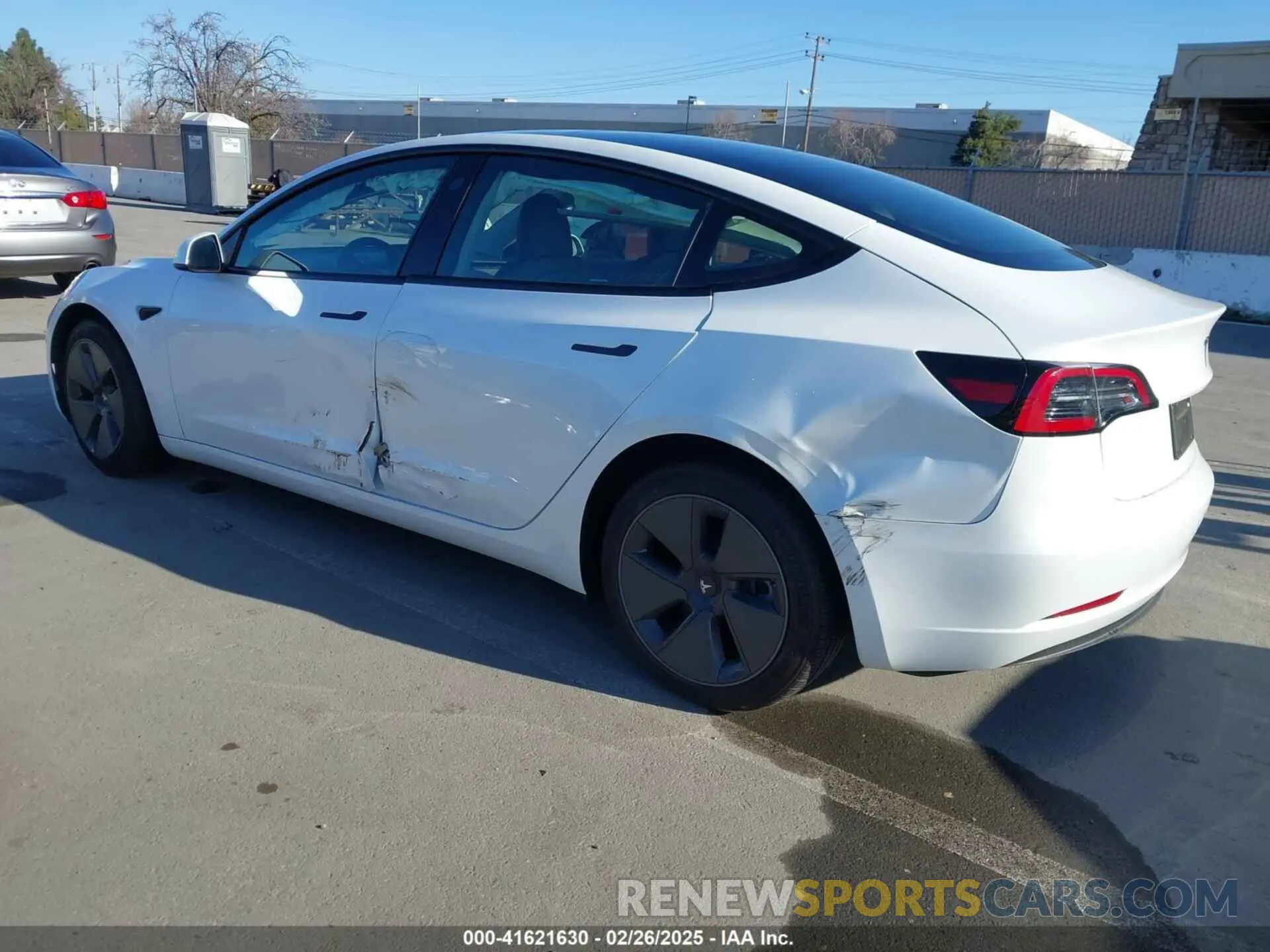 3 Photograph of a damaged car 5YJ3E1EA6PF606131 TESLA MODEL 3 2023
