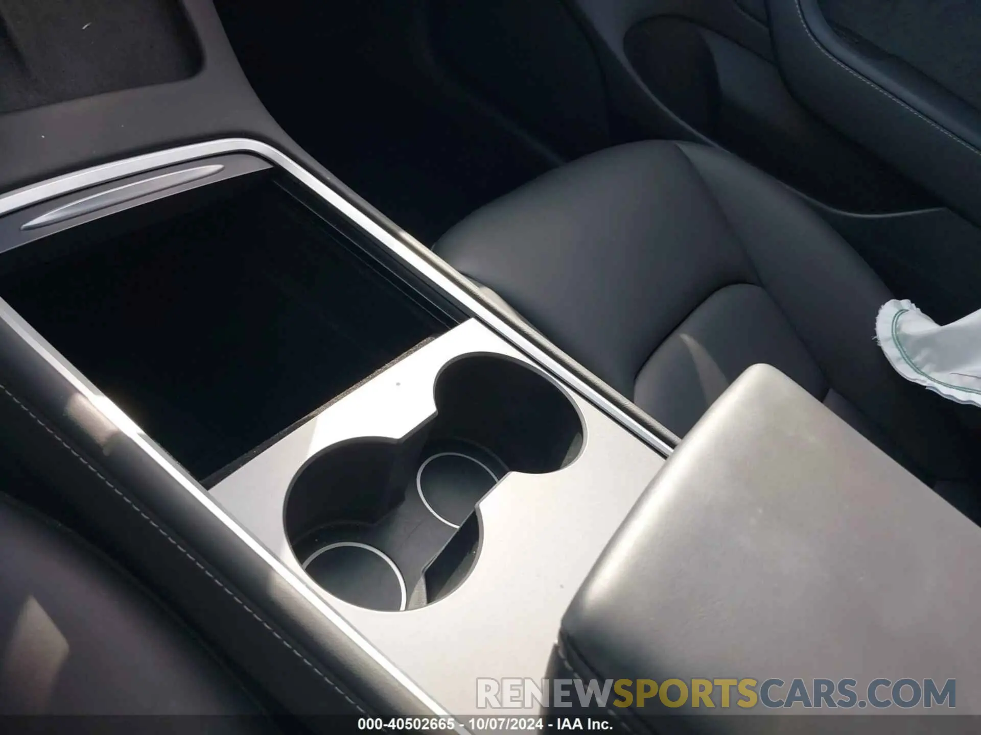 17 Photograph of a damaged car 5YJ3E1EA6PF616299 TESLA MODEL 3 2023