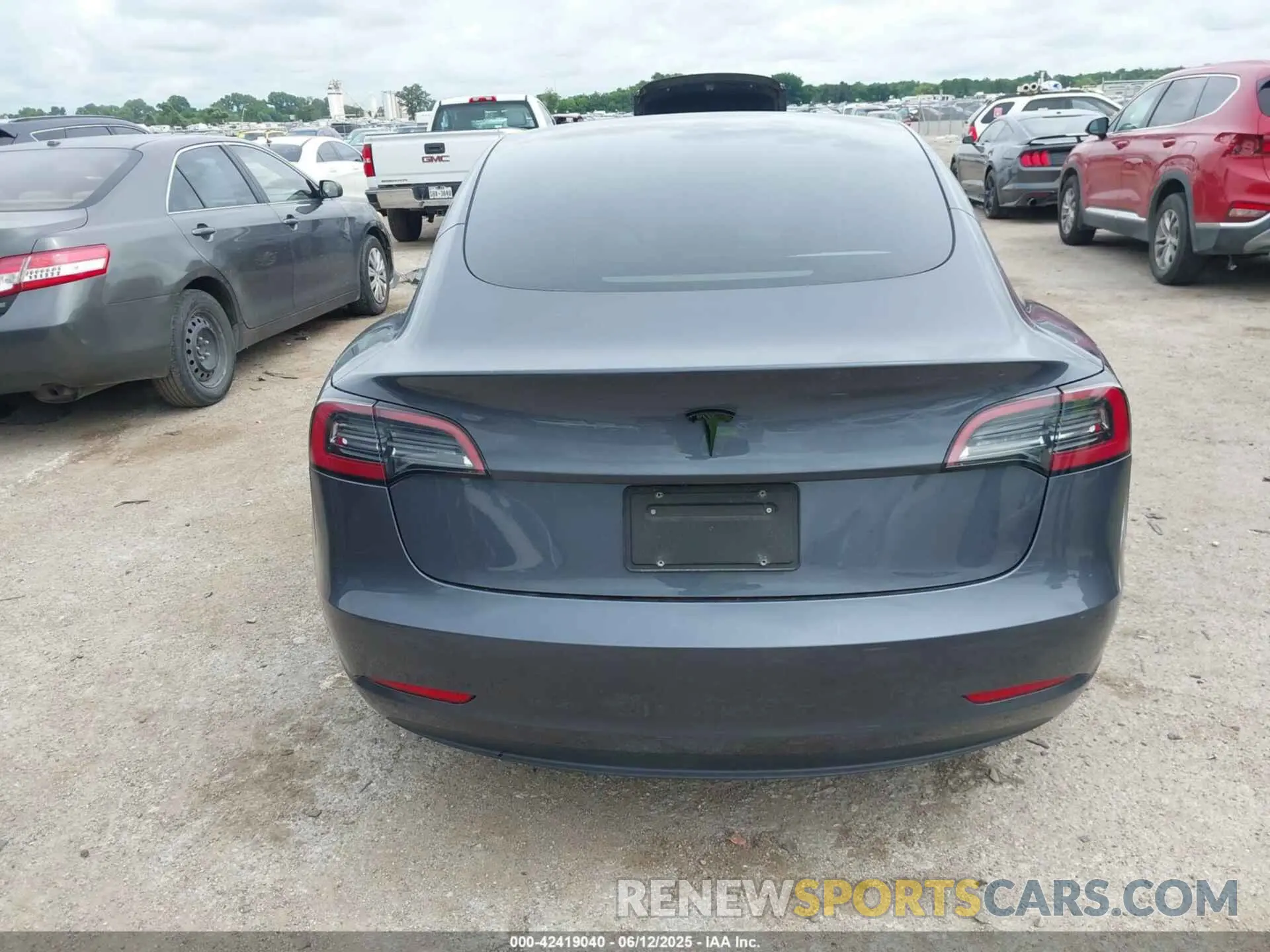 15 Photograph of a damaged car 5YJ3E1EA6PF618263 TESLA MODEL 3 2023