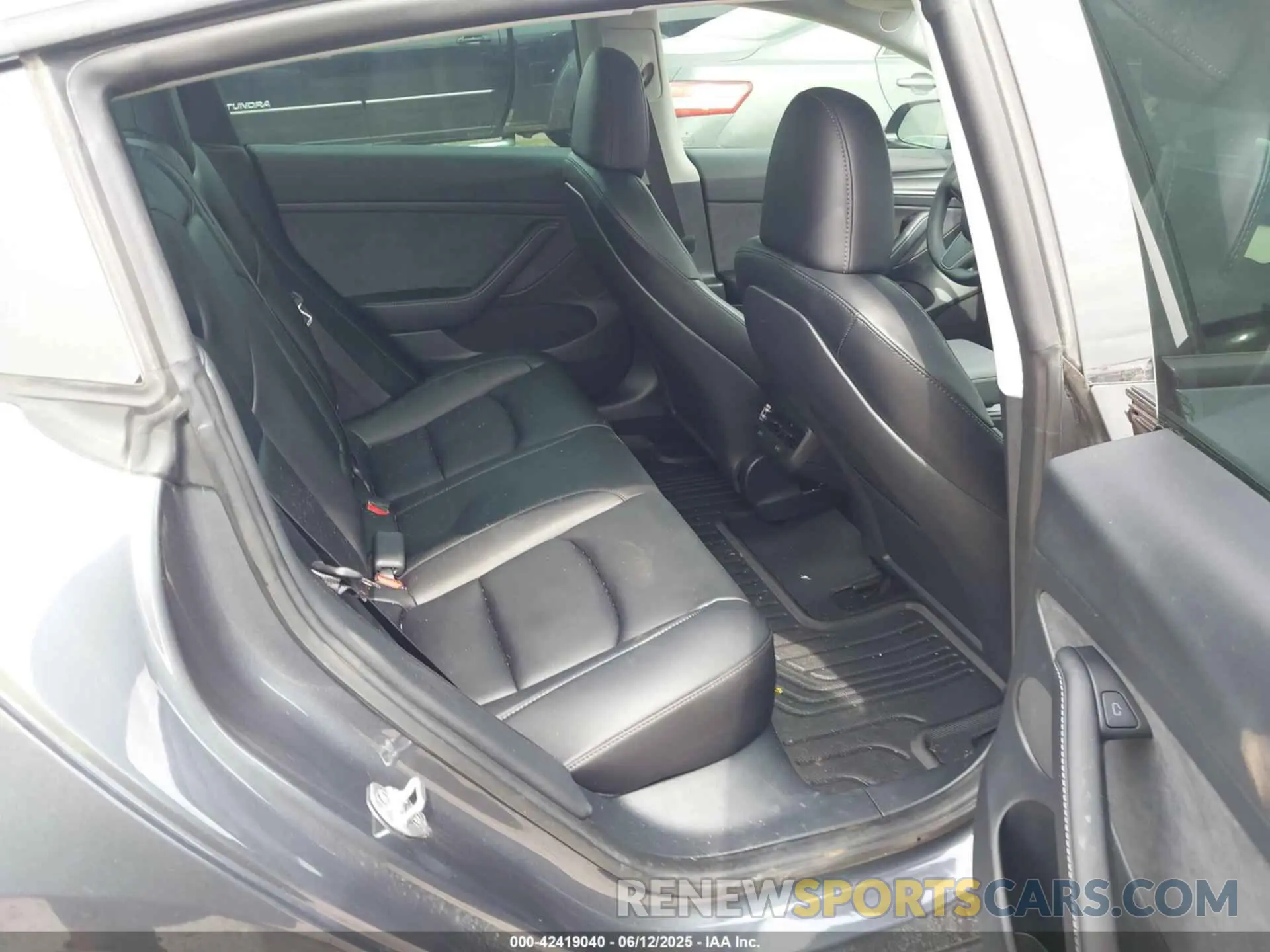 8 Photograph of a damaged car 5YJ3E1EA6PF618263 TESLA MODEL 3 2023