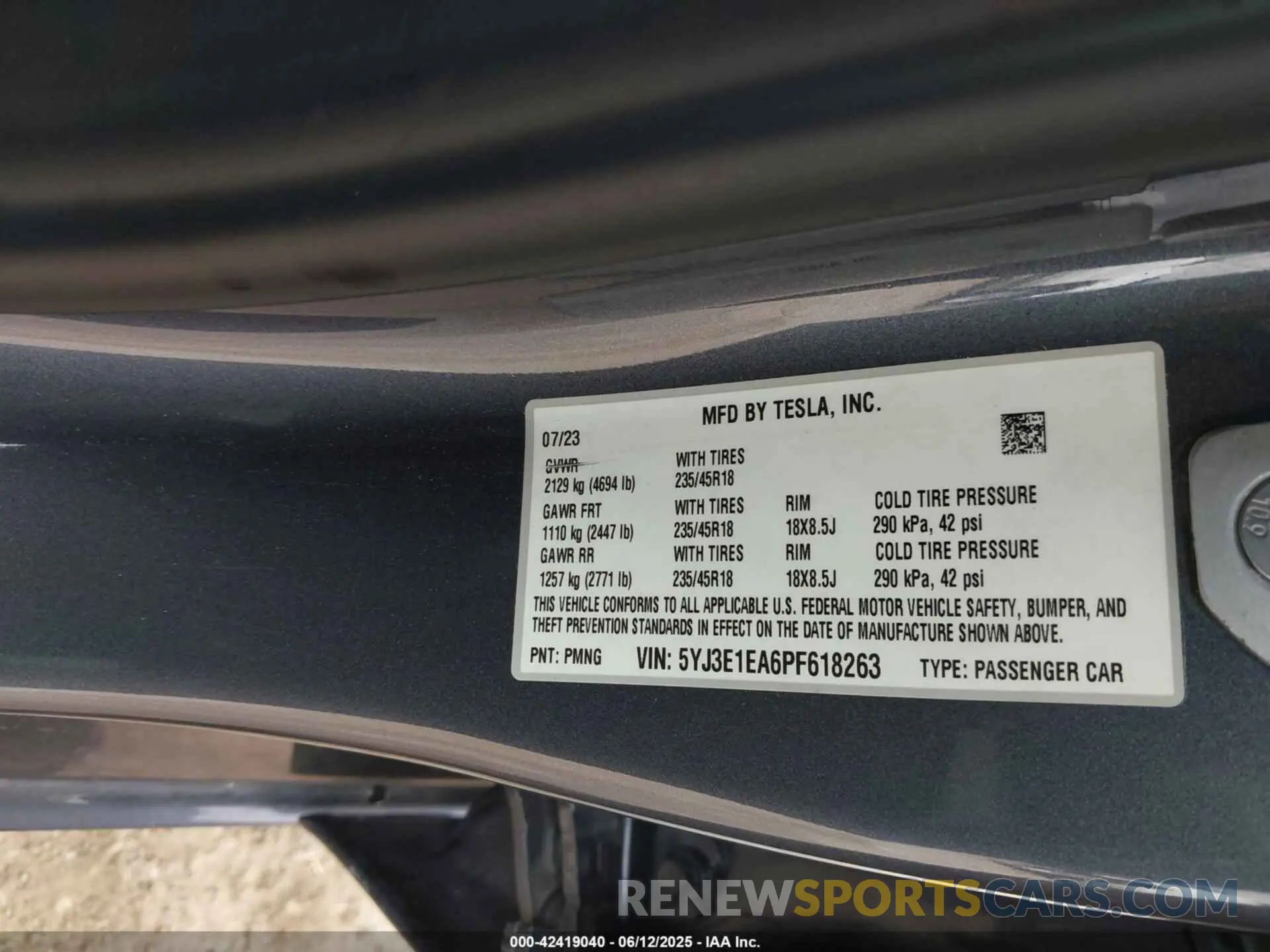 9 Photograph of a damaged car 5YJ3E1EA6PF618263 TESLA MODEL 3 2023
