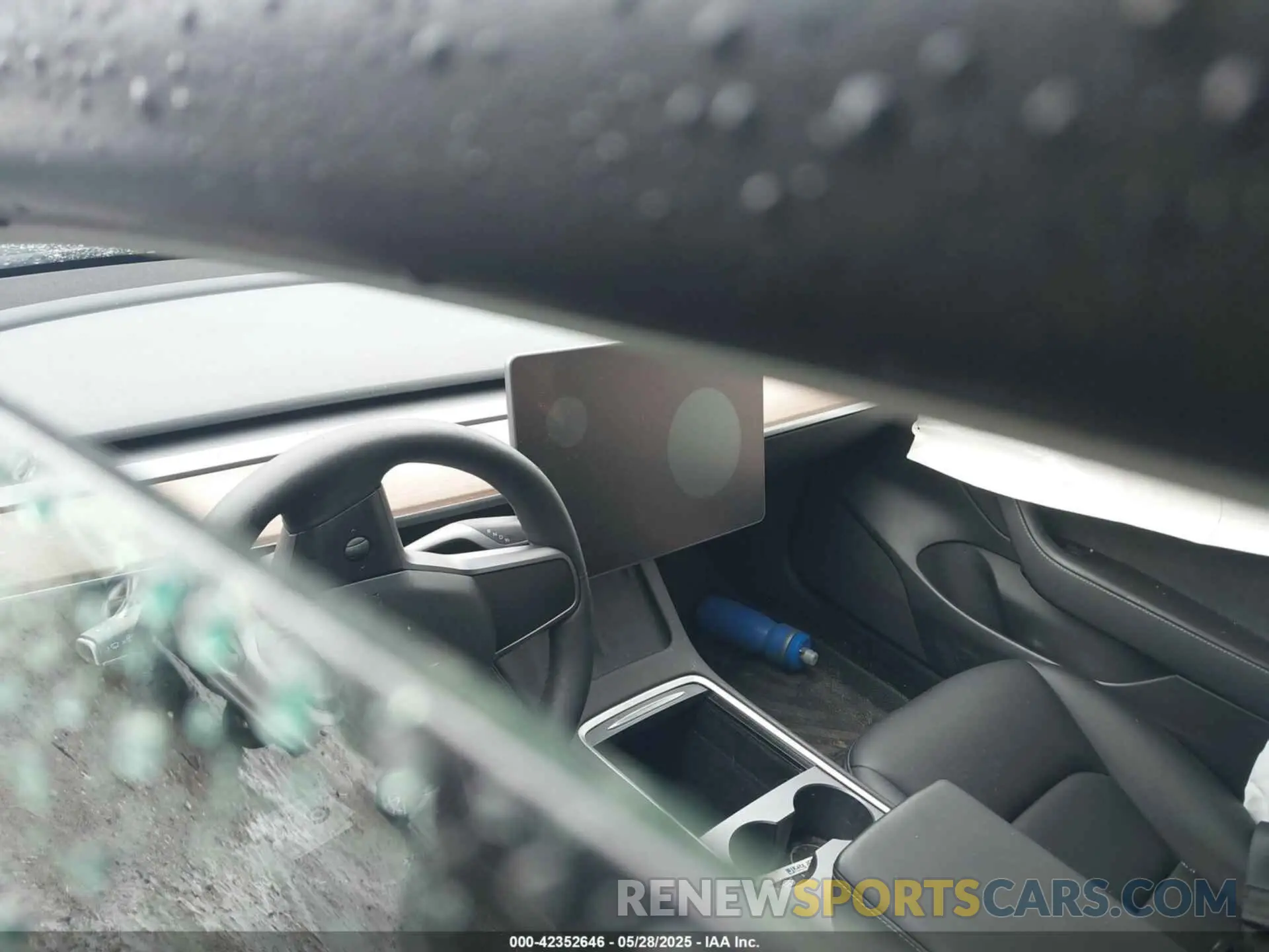 17 Photograph of a damaged car 5YJ3E1EA6PF625164 TESLA MODEL 3 2023
