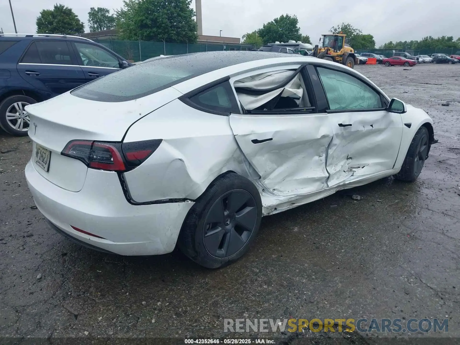 4 Photograph of a damaged car 5YJ3E1EA6PF625164 TESLA MODEL 3 2023