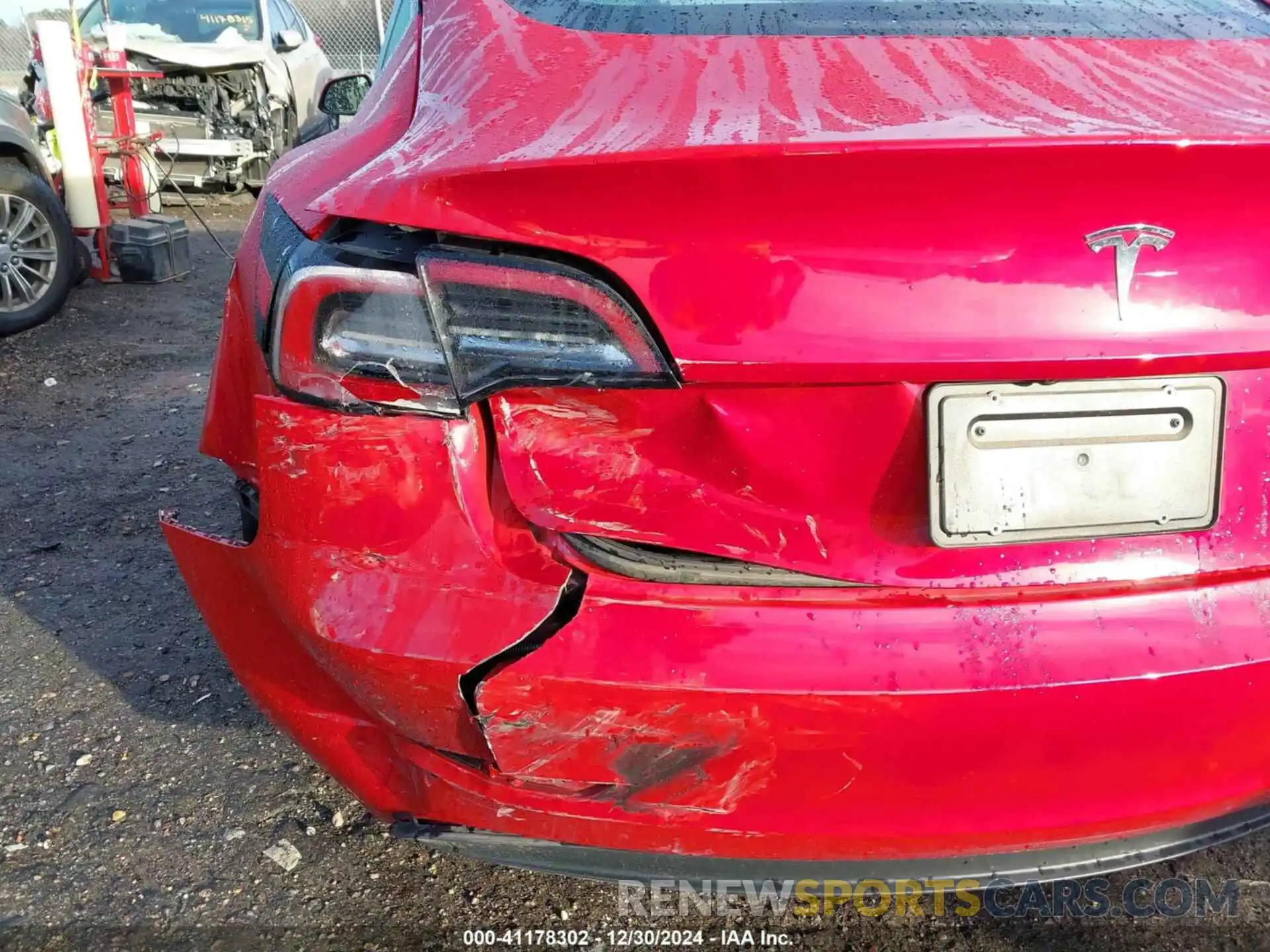 19 Photograph of a damaged car 5YJ3E1EA6PF644121 TESLA MODEL 3 2023