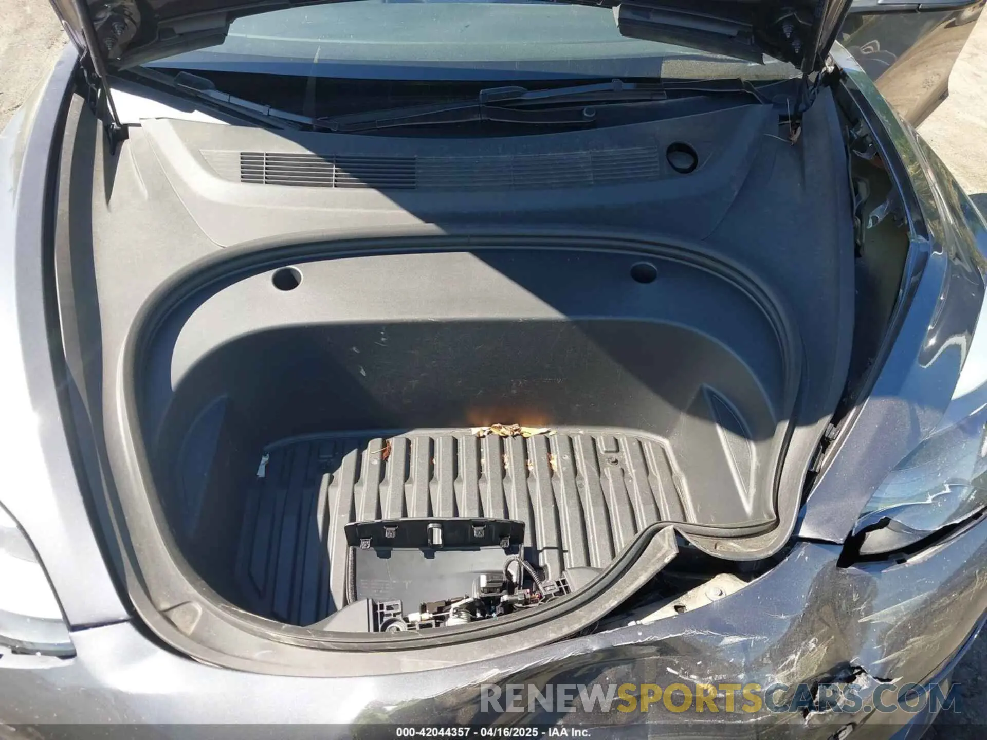 10 Photograph of a damaged car 5YJ3E1EA6PF645110 TESLA MODEL 3 2023