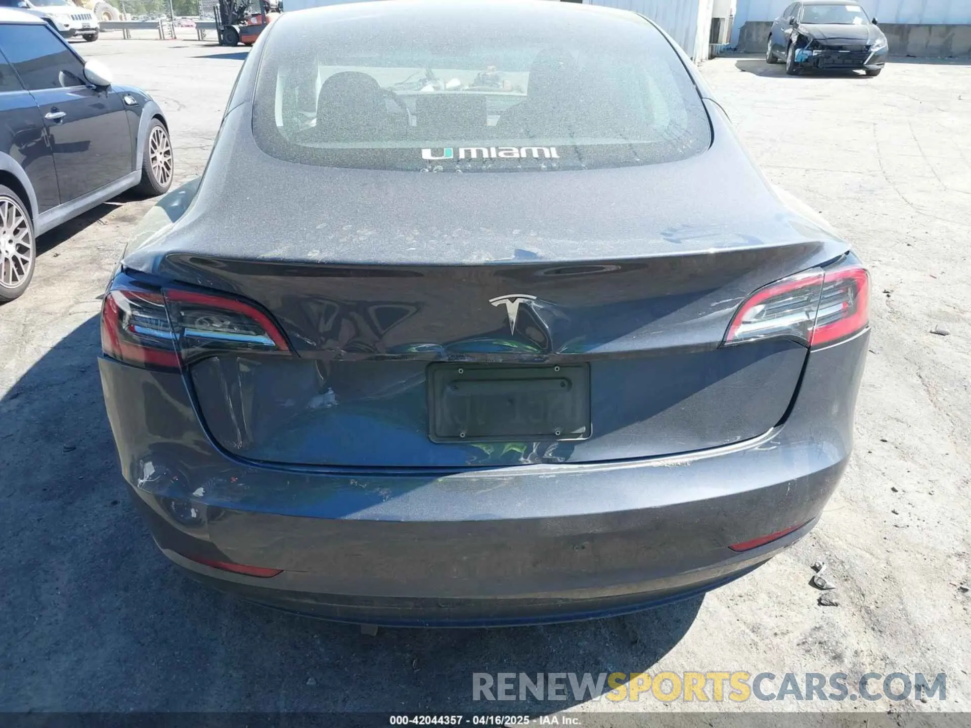 21 Photograph of a damaged car 5YJ3E1EA6PF645110 TESLA MODEL 3 2023
