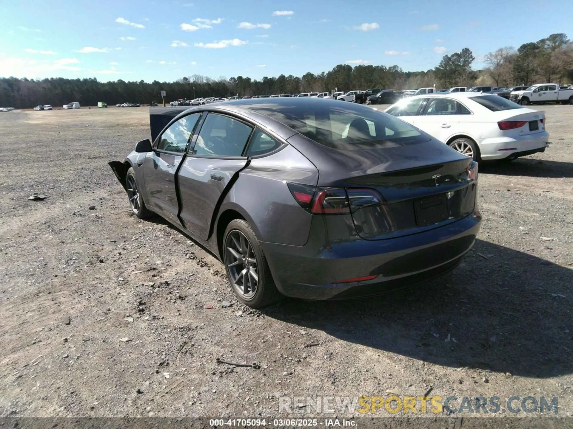 3 Photograph of a damaged car 5YJ3E1EA6PF667625 TESLA MODEL 3 2023