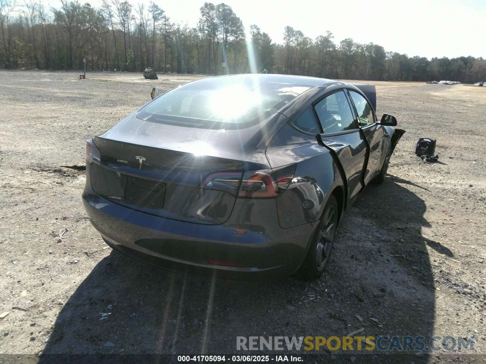 4 Photograph of a damaged car 5YJ3E1EA6PF667625 TESLA MODEL 3 2023