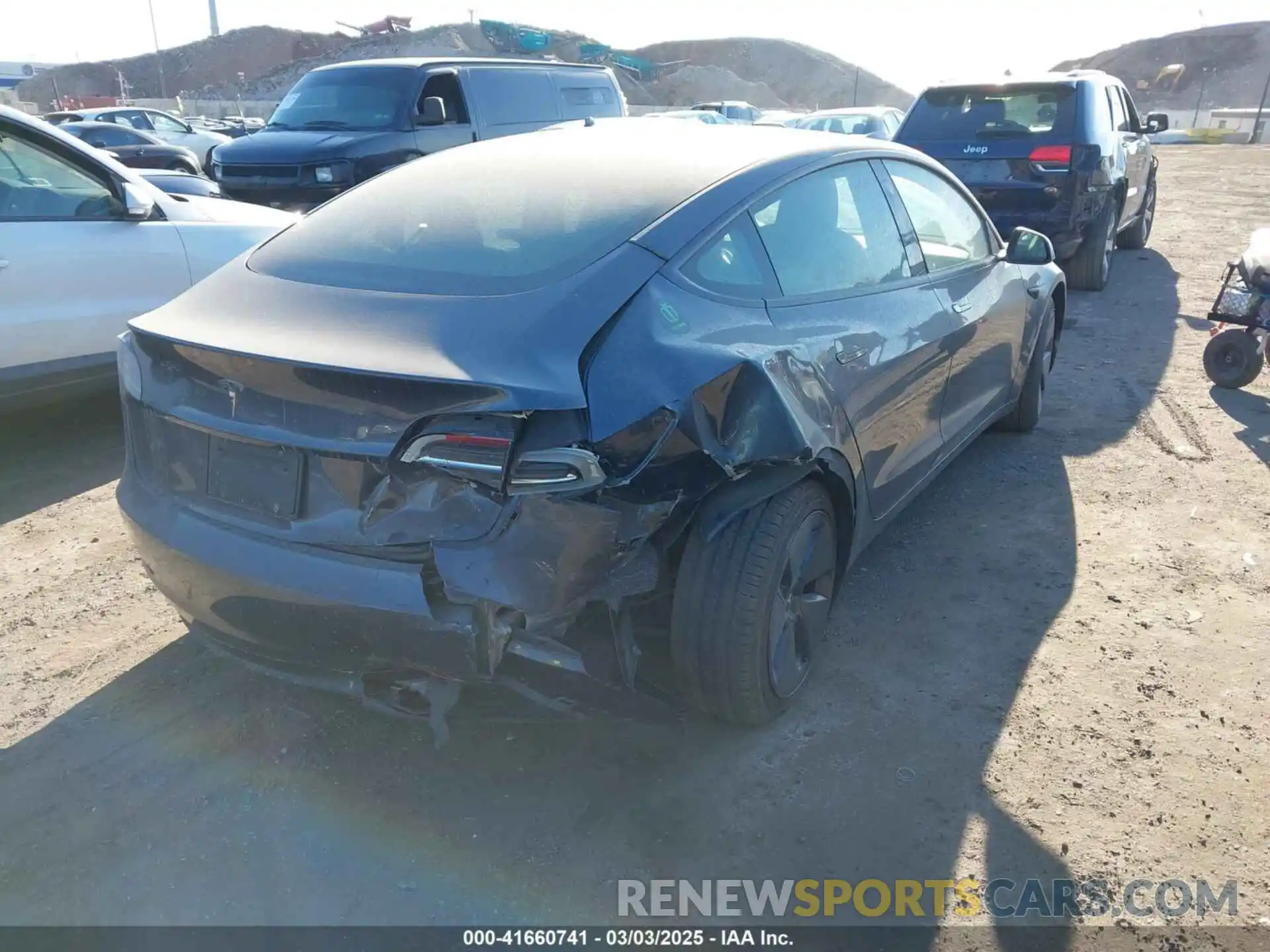 4 Photograph of a damaged car 5YJ3E1EA6PF682173 TESLA MODEL 3 2023