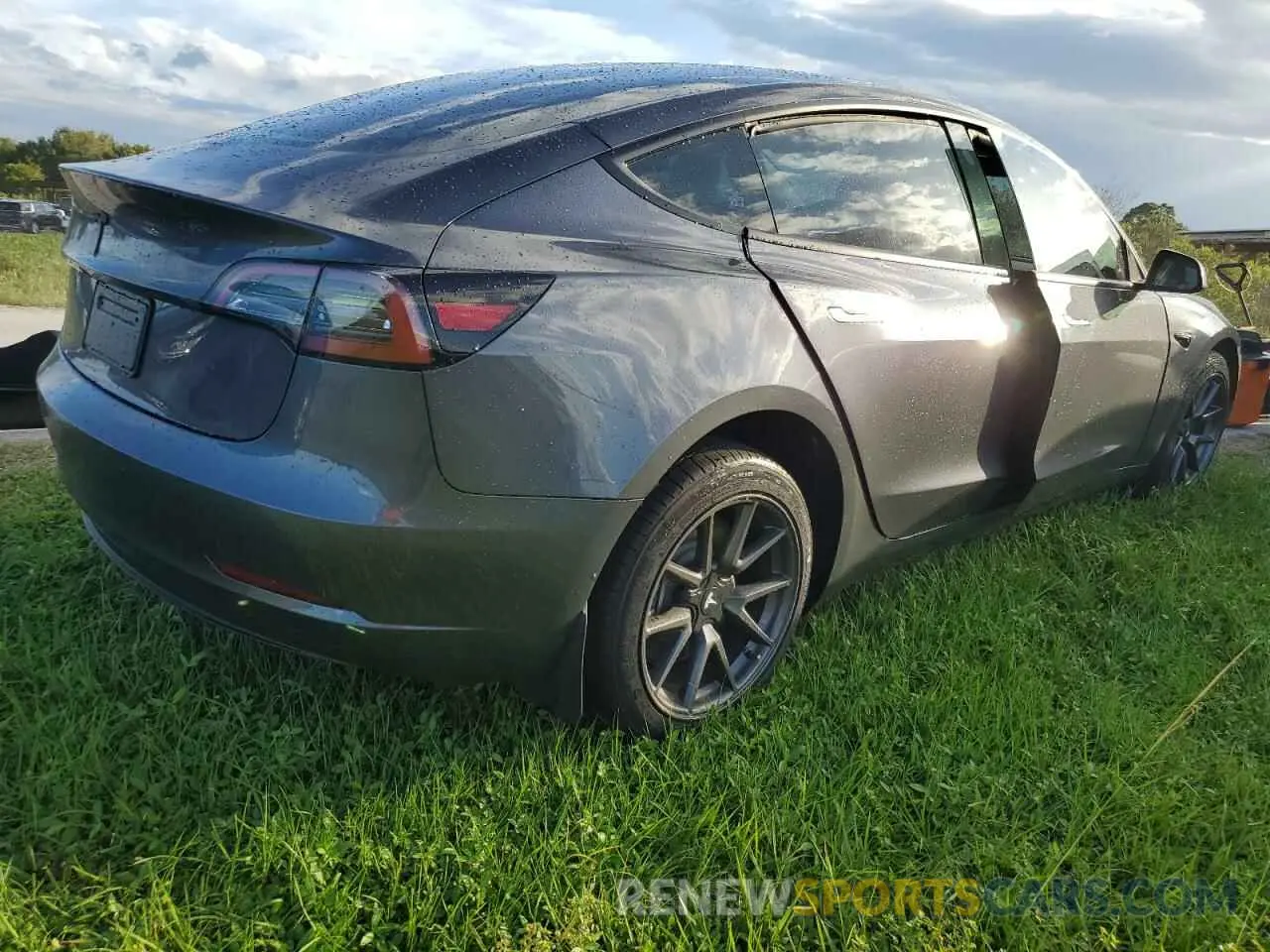 3 Photograph of a damaged car 5YJ3E1EA6PF682531 TESLA MODEL 3 2023