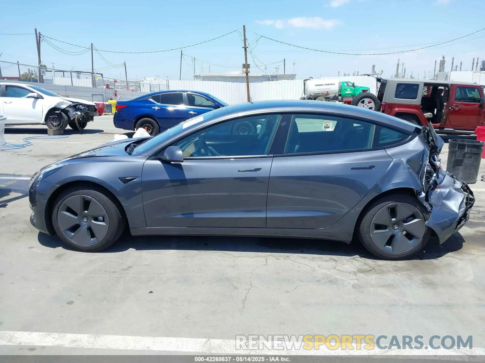 14 Photograph of a damaged car 5YJ3E1EA6PF694419 TESLA MODEL 3 2023