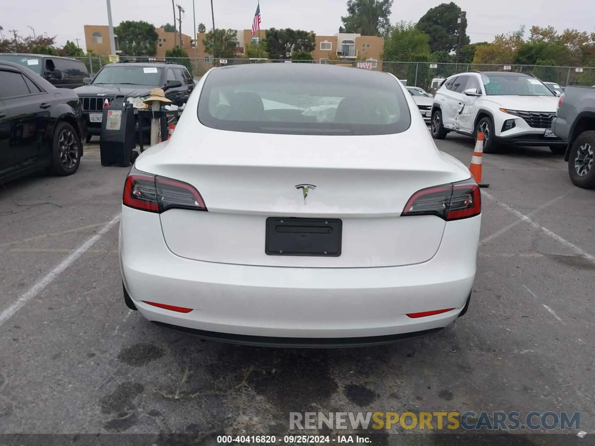 15 Photograph of a damaged car 5YJ3E1EA6PF713969 TESLA MODEL 3 2023