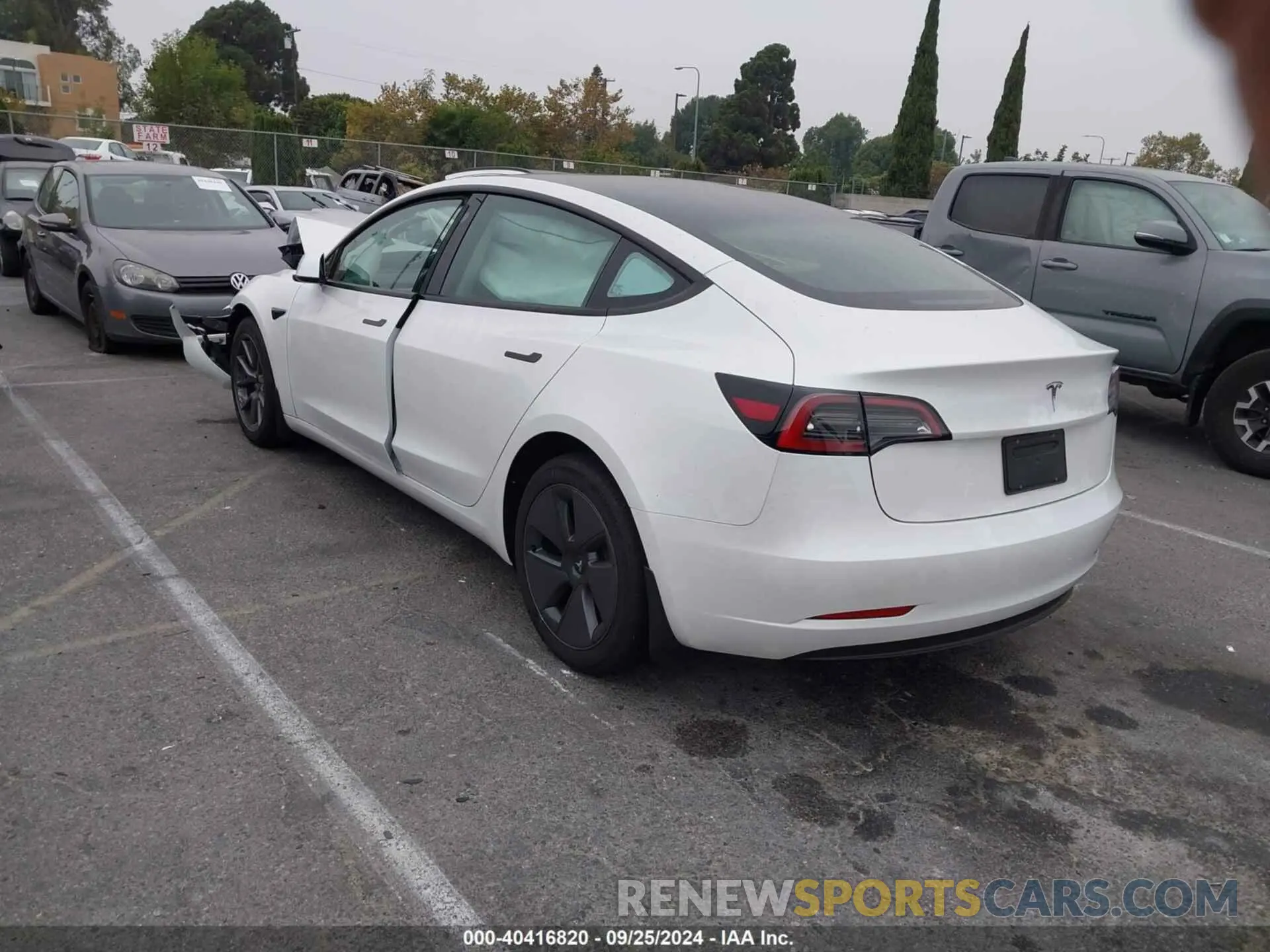 3 Photograph of a damaged car 5YJ3E1EA6PF713969 TESLA MODEL 3 2023