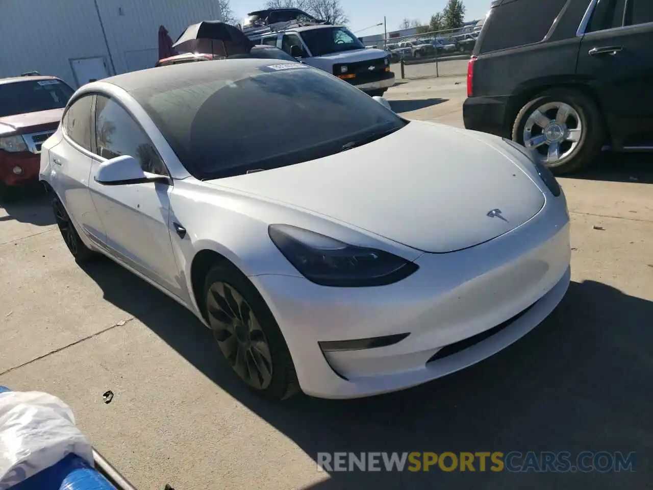 4 Photograph of a damaged car 5YJ3E1EA7PF402308 TESLA MODEL 3 2023