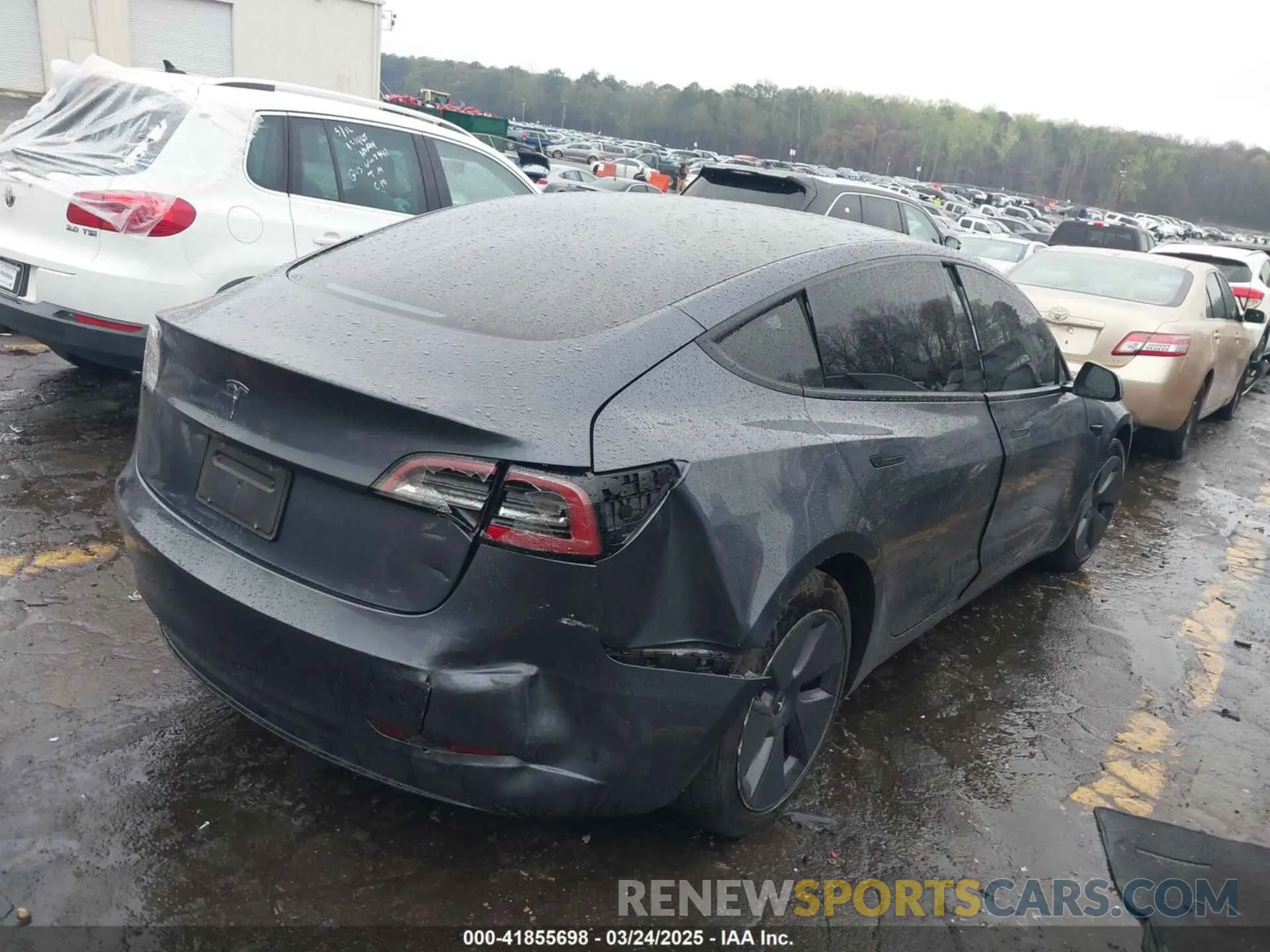 4 Photograph of a damaged car 5YJ3E1EA7PF403183 TESLA MODEL 3 2023