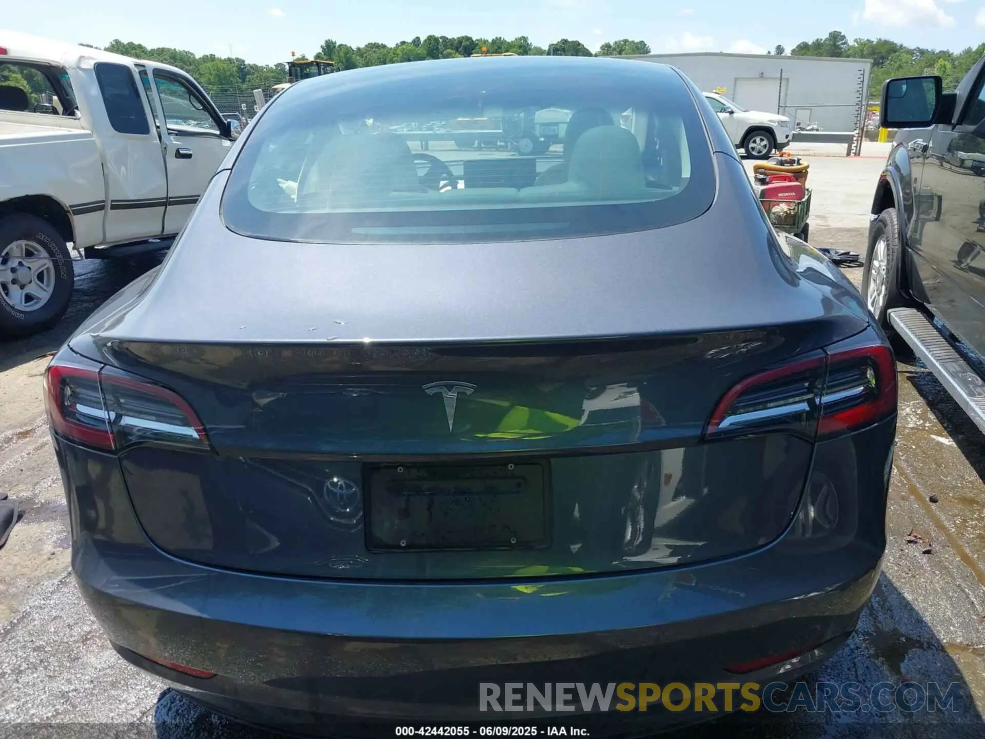 16 Photograph of a damaged car 5YJ3E1EA7PF413311 TESLA MODEL 3 2023