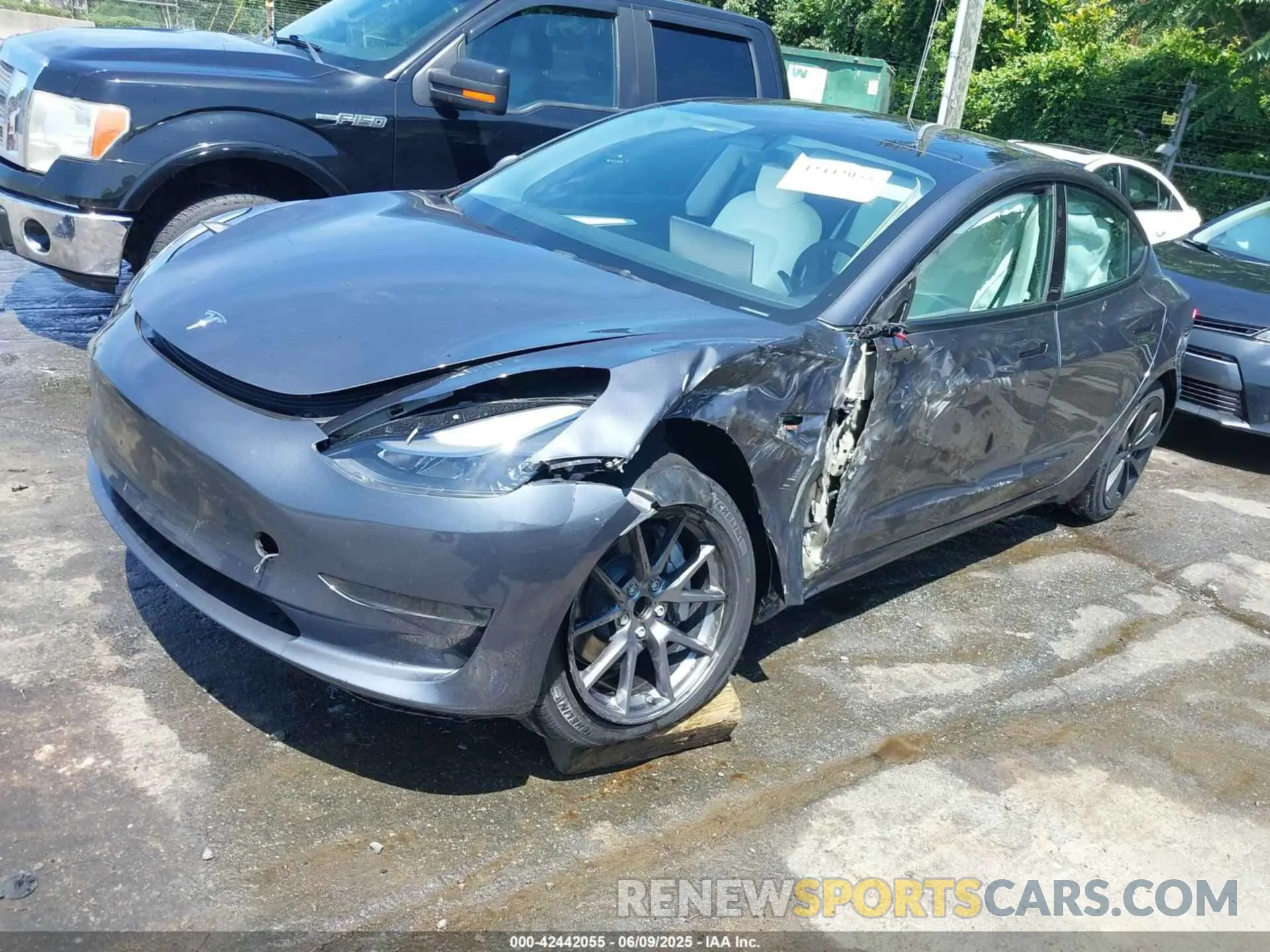 2 Photograph of a damaged car 5YJ3E1EA7PF413311 TESLA MODEL 3 2023