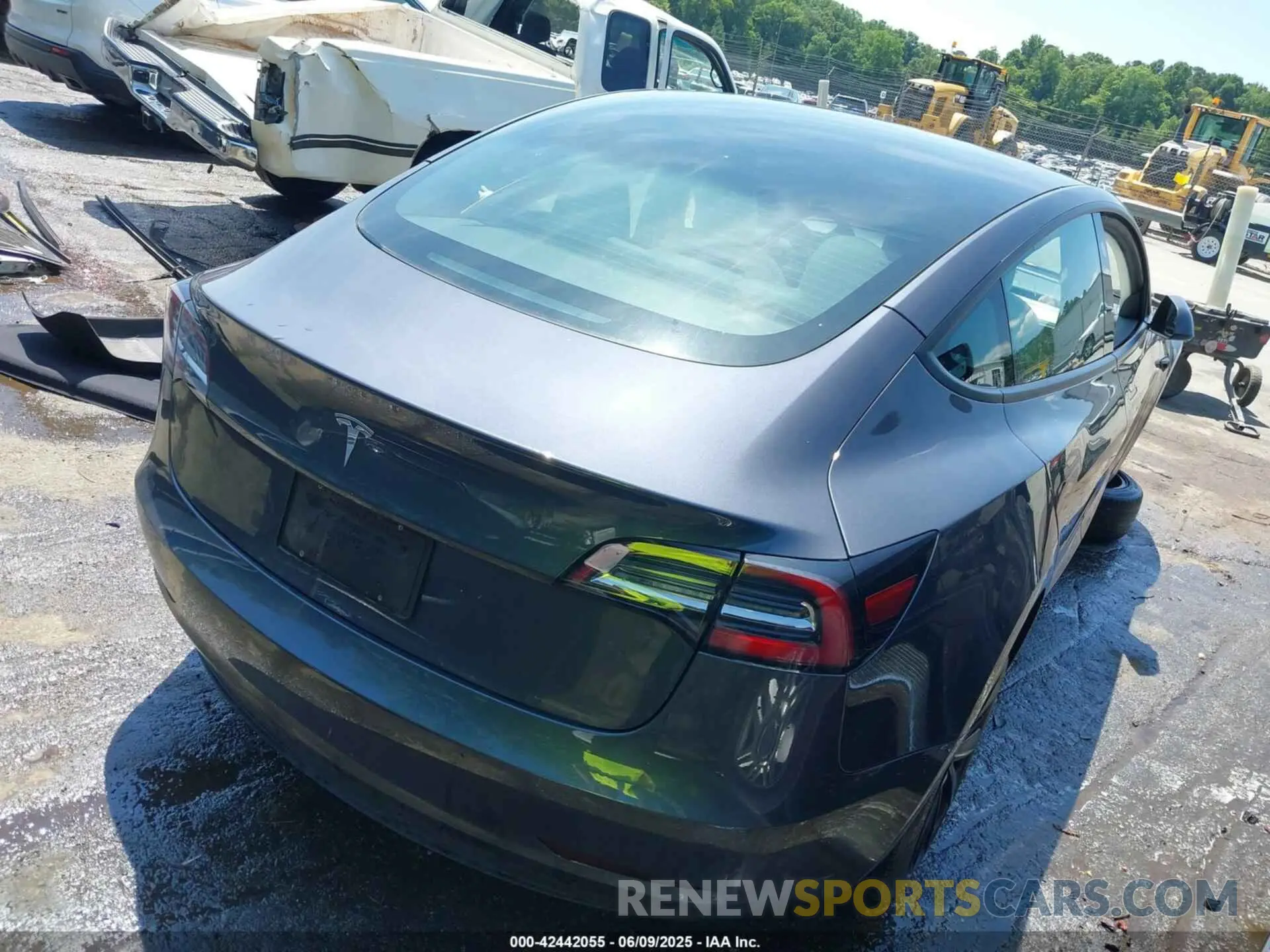 4 Photograph of a damaged car 5YJ3E1EA7PF413311 TESLA MODEL 3 2023