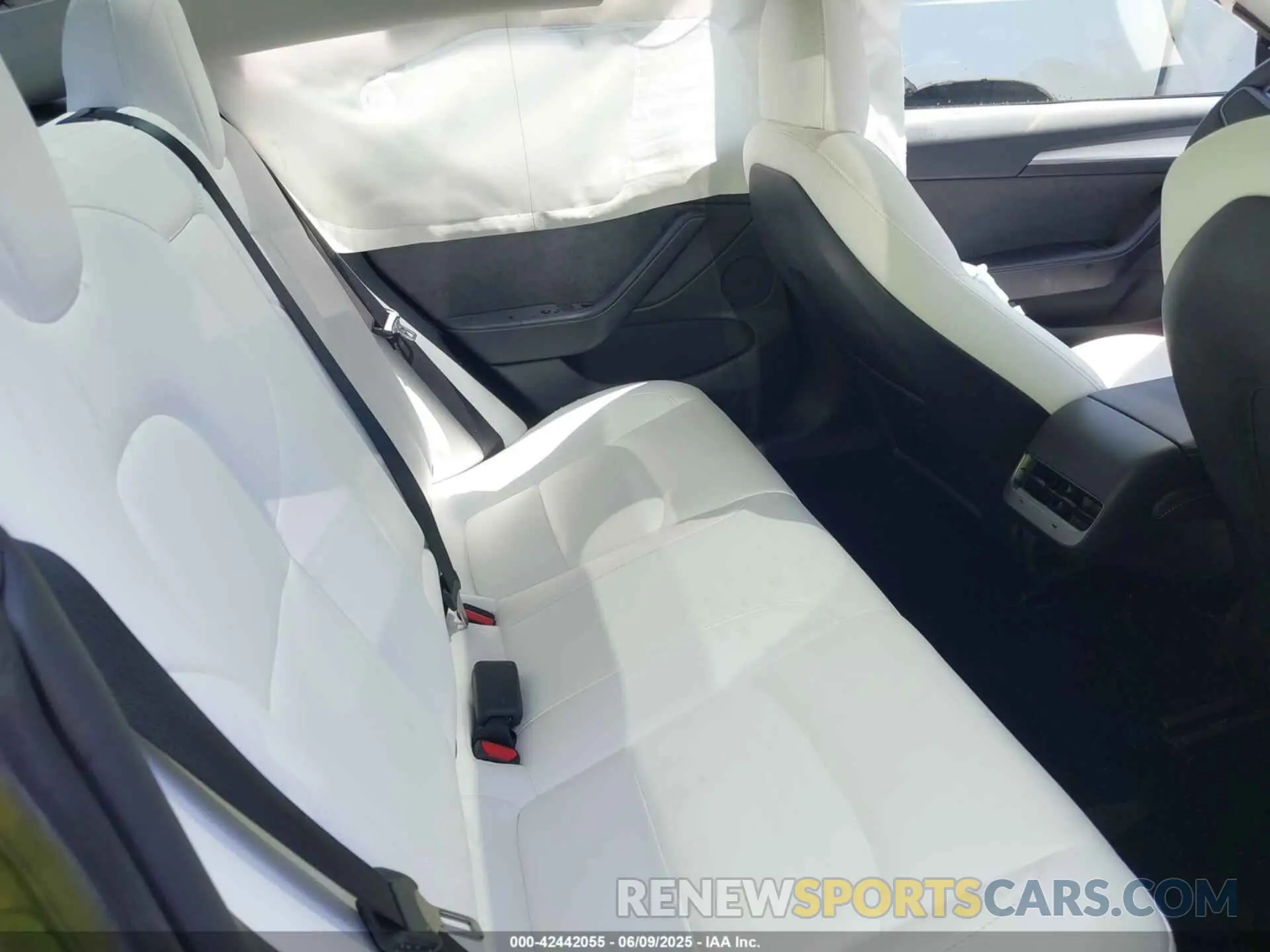8 Photograph of a damaged car 5YJ3E1EA7PF413311 TESLA MODEL 3 2023