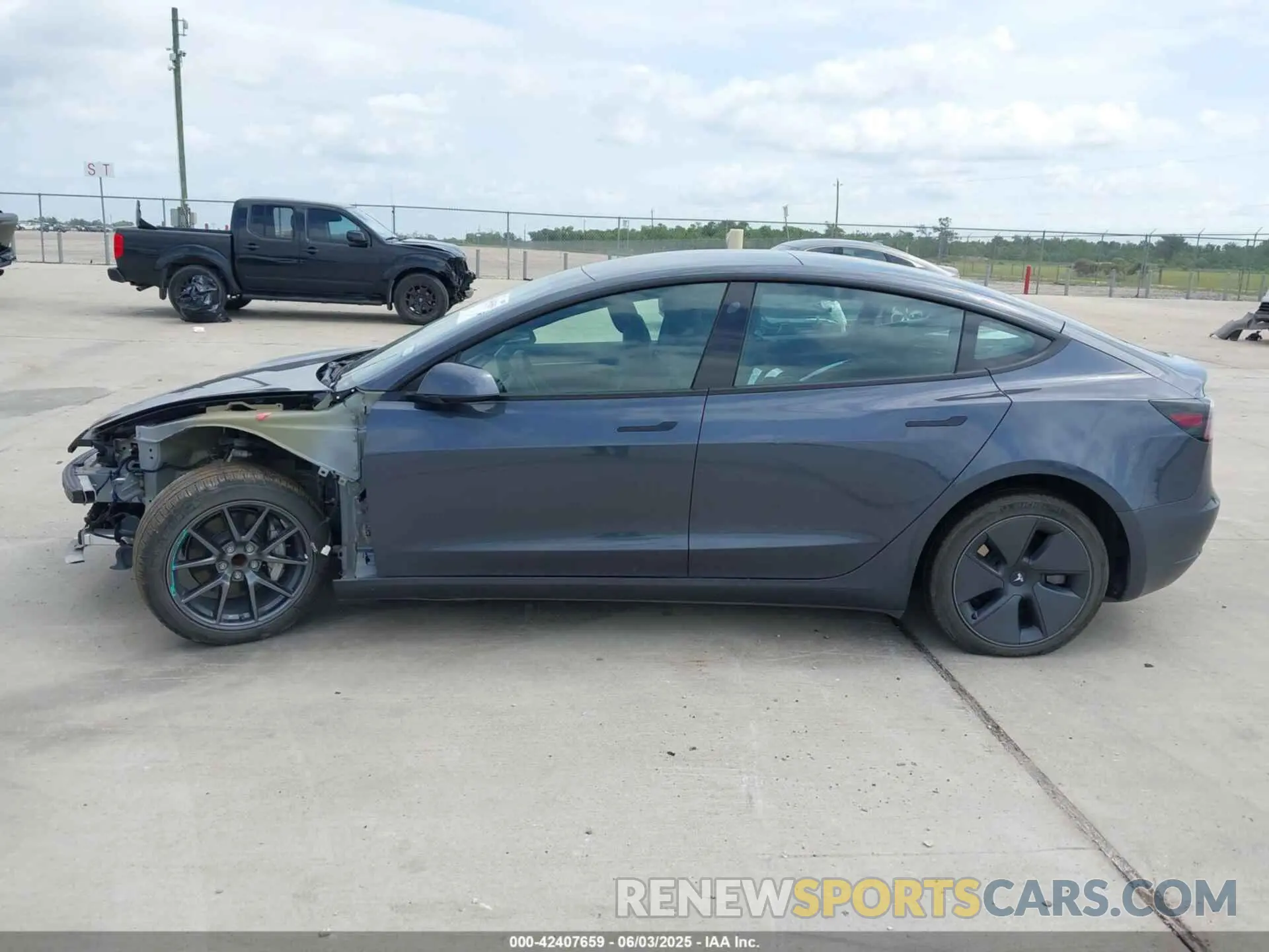 14 Photograph of a damaged car 5YJ3E1EA7PF417293 TESLA MODEL 3 2023