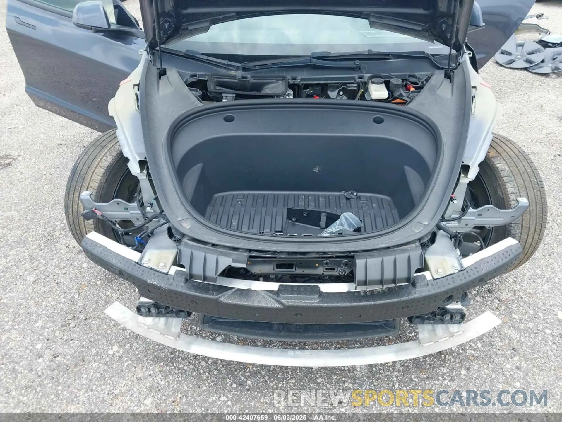 19 Photograph of a damaged car 5YJ3E1EA7PF417293 TESLA MODEL 3 2023
