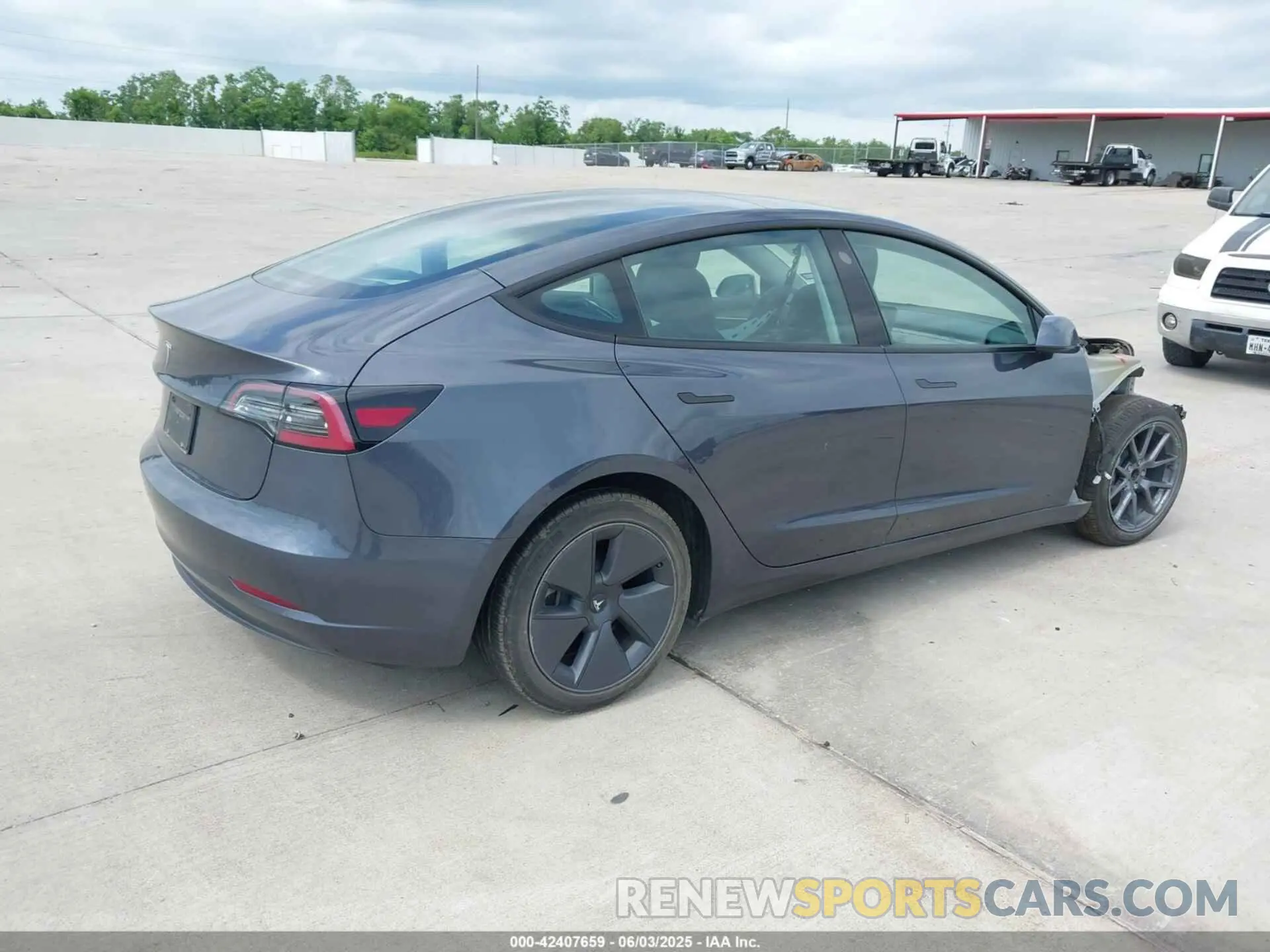 4 Photograph of a damaged car 5YJ3E1EA7PF417293 TESLA MODEL 3 2023