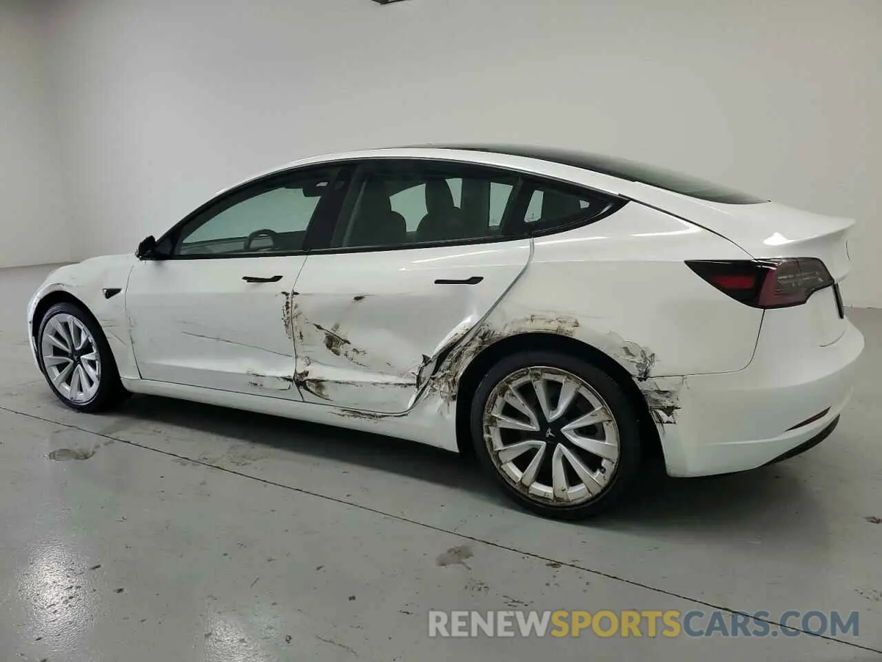 2 Photograph of a damaged car 5YJ3E1EA7PF428472 TESLA MODEL 3 2023