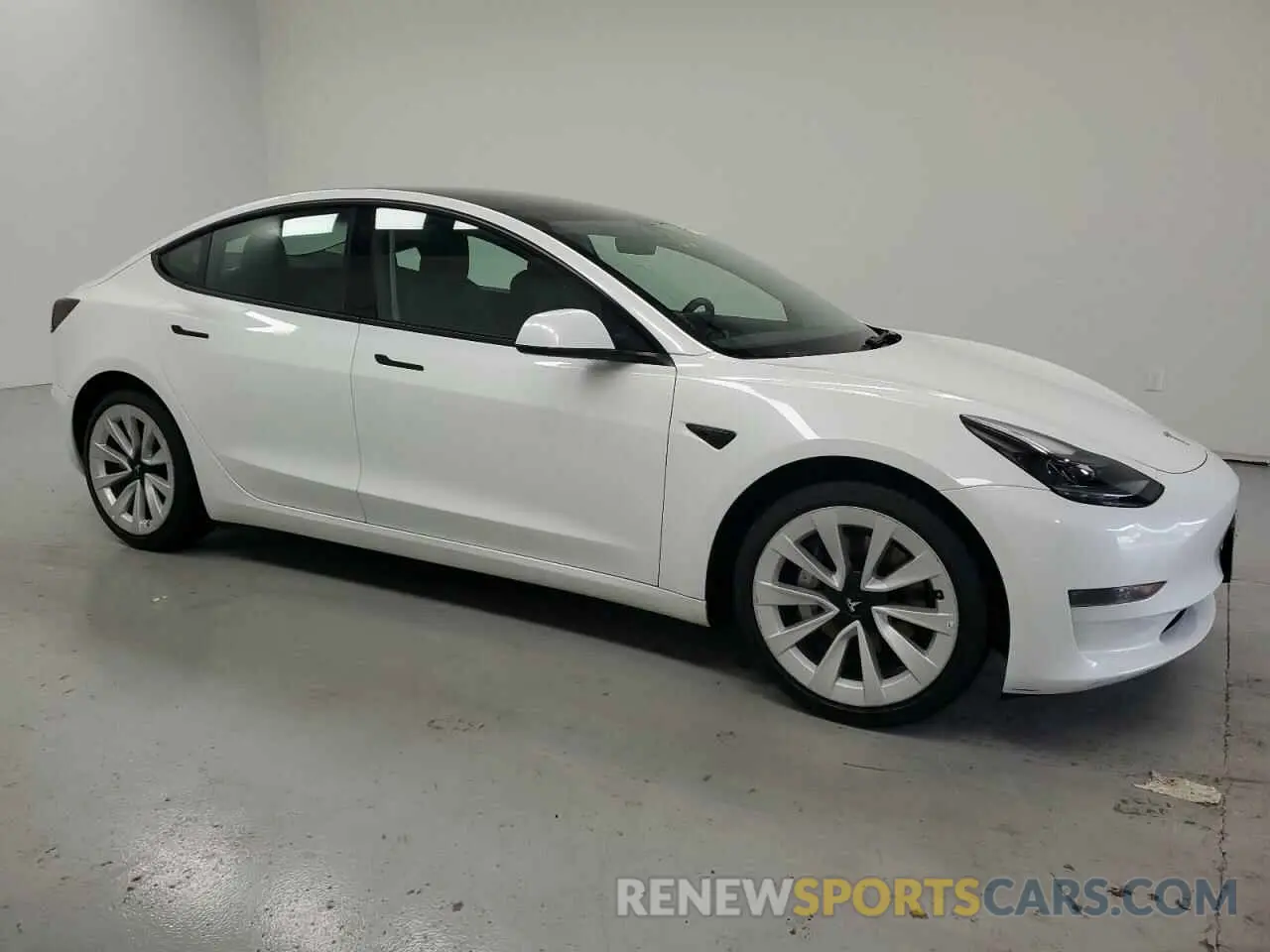 4 Photograph of a damaged car 5YJ3E1EA7PF428472 TESLA MODEL 3 2023