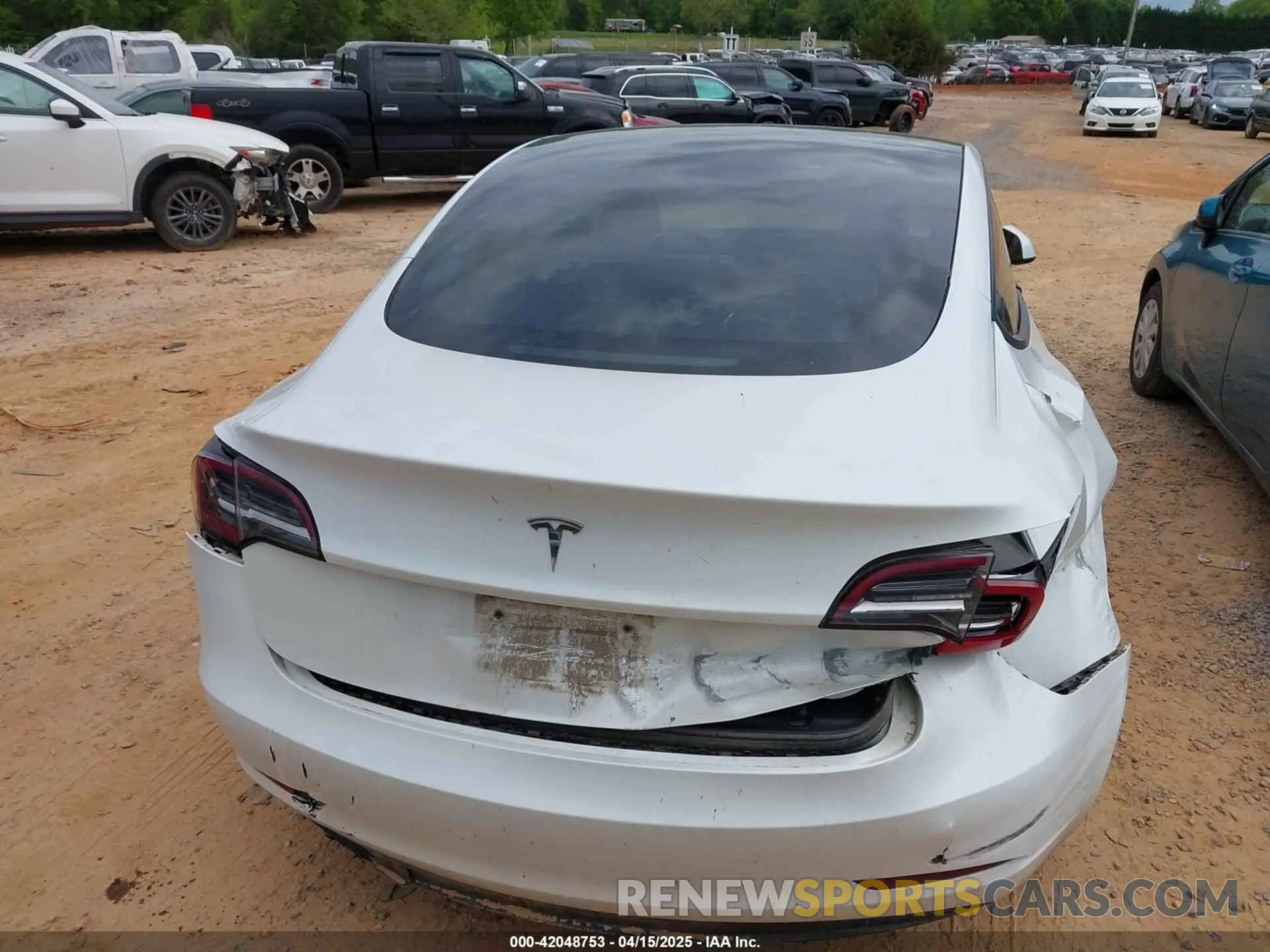17 Photograph of a damaged car 5YJ3E1EA7PF431422 TESLA MODEL 3 2023