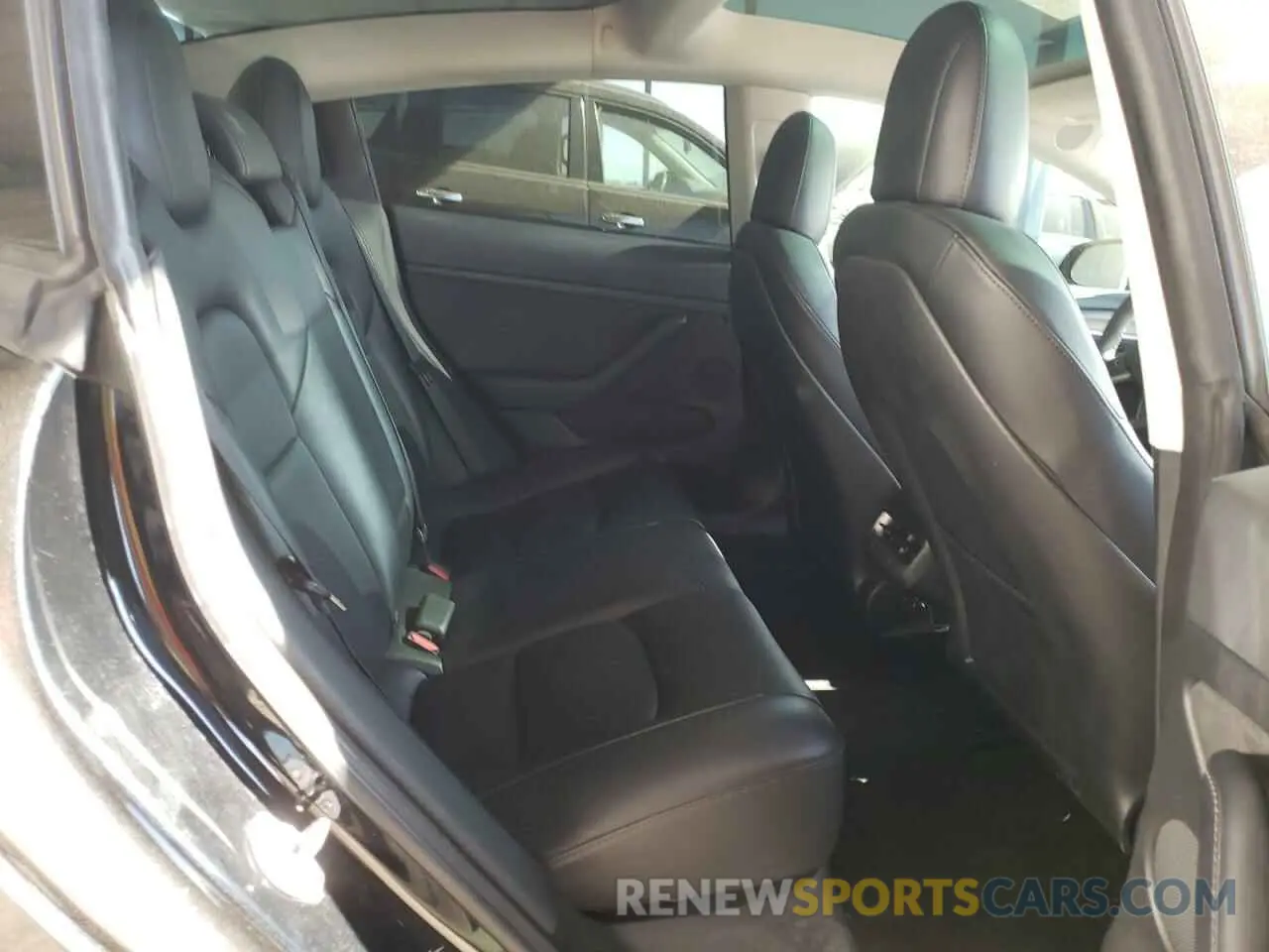 10 Photograph of a damaged car 5YJ3E1EA7PF457373 TESLA MODEL 3 2023