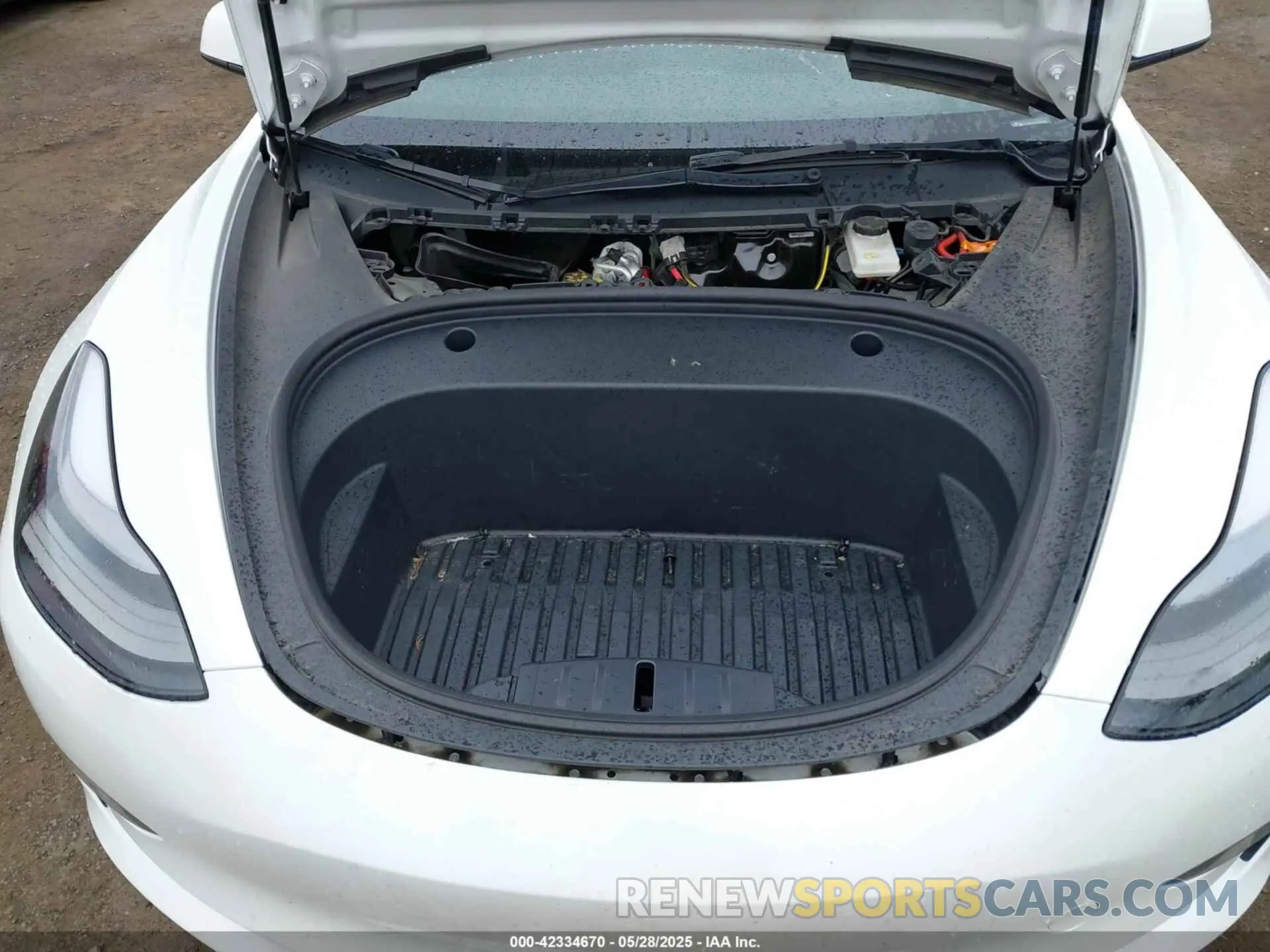 10 Photograph of a damaged car 5YJ3E1EA7PF470141 TESLA MODEL 3 2023