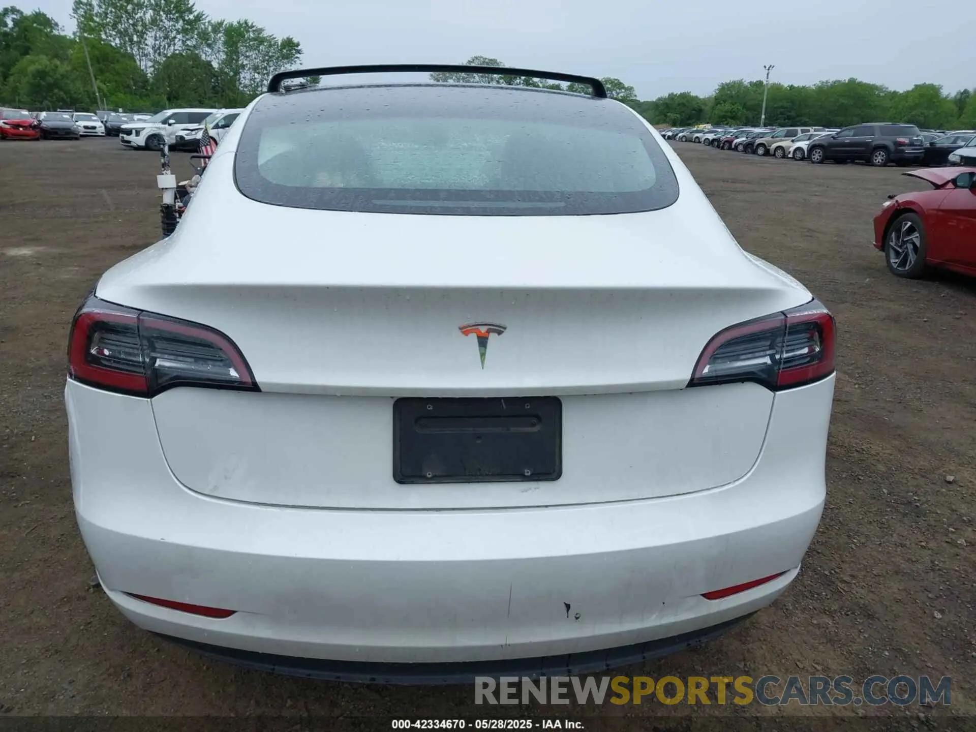 16 Photograph of a damaged car 5YJ3E1EA7PF470141 TESLA MODEL 3 2023