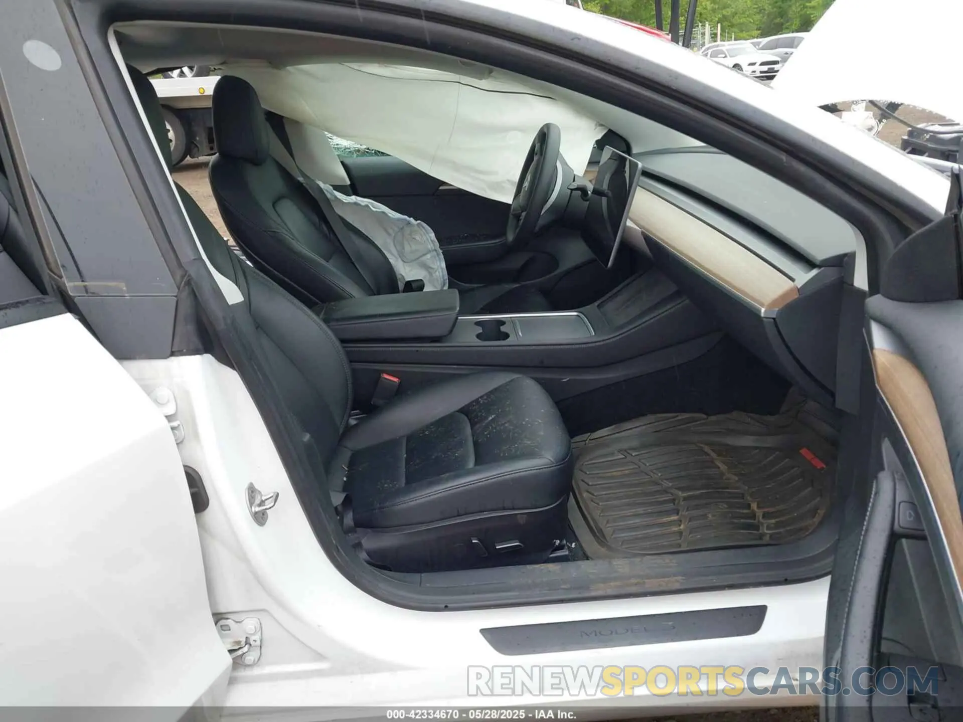 5 Photograph of a damaged car 5YJ3E1EA7PF470141 TESLA MODEL 3 2023