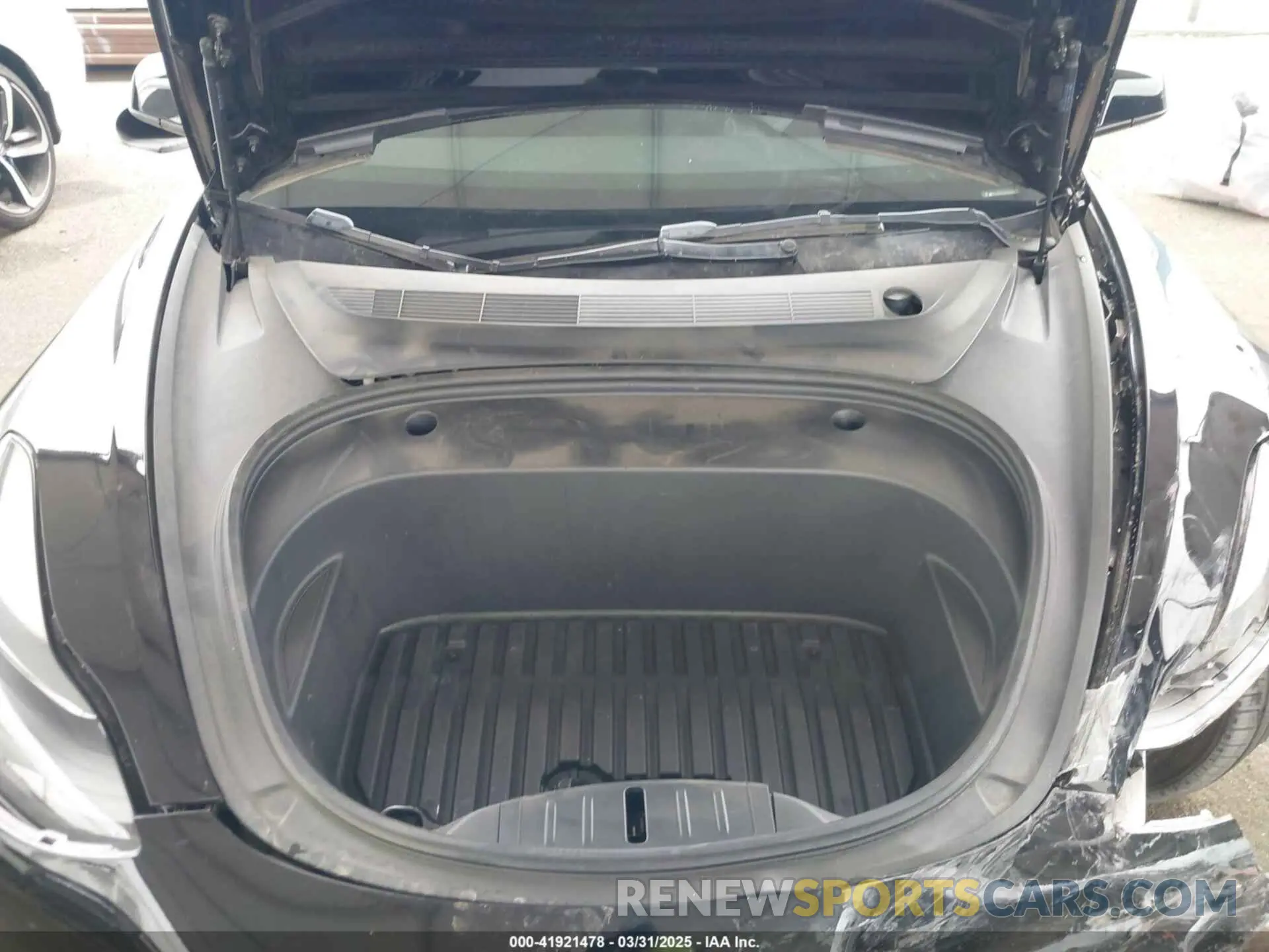 10 Photograph of a damaged car 5YJ3E1EA7PF473749 TESLA MODEL 3 2023