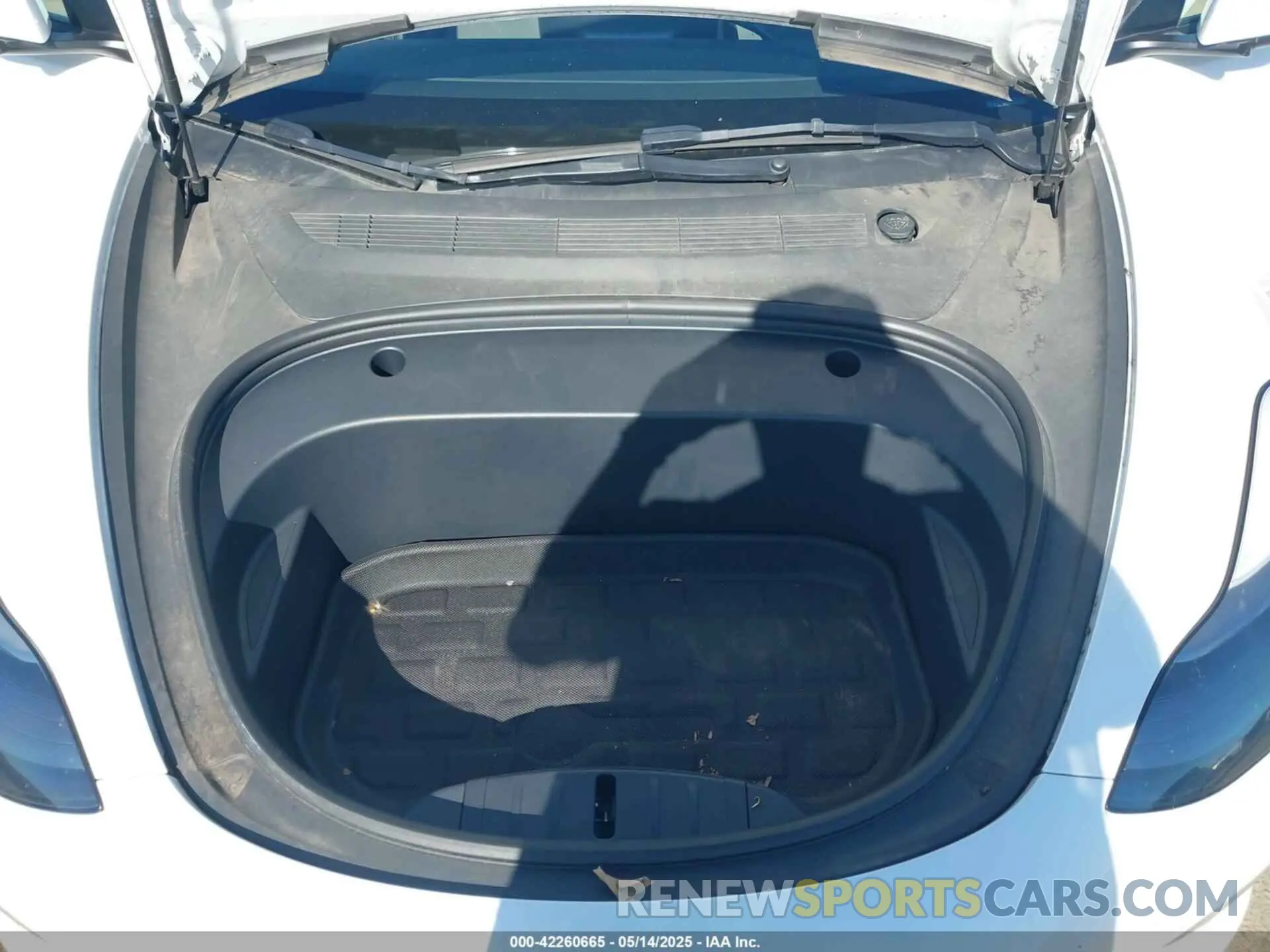 10 Photograph of a damaged car 5YJ3E1EA7PF486811 TESLA MODEL 3 2023