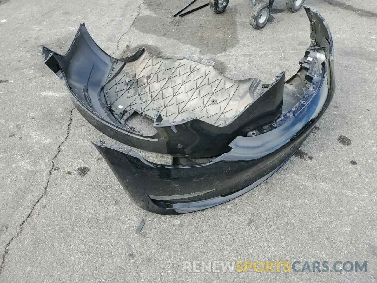 14 Photograph of a damaged car 5YJ3E1EA7PF502831 TESLA MODEL 3 2023