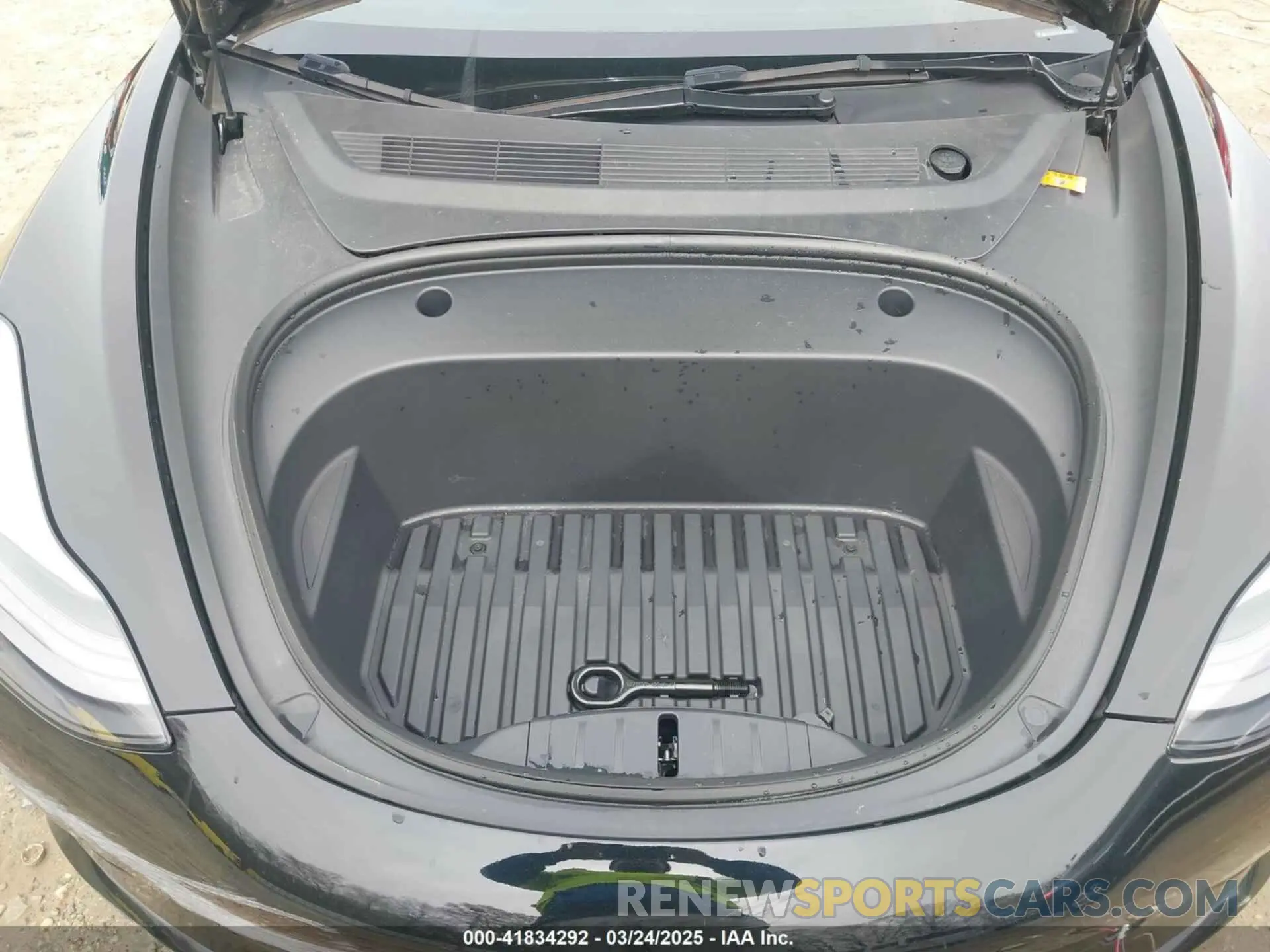 10 Photograph of a damaged car 5YJ3E1EA7PF550202 TESLA MODEL 3 2023