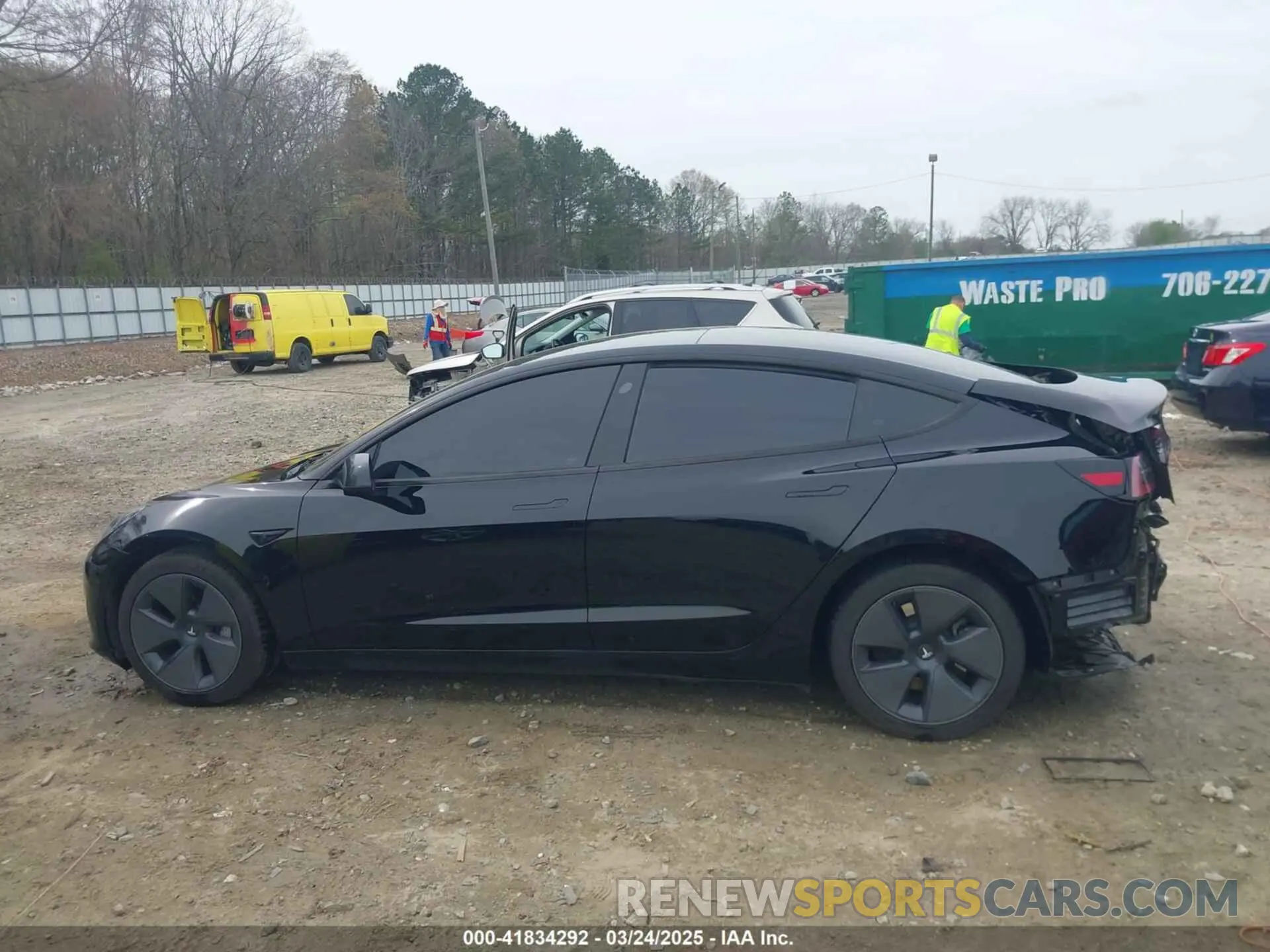 14 Photograph of a damaged car 5YJ3E1EA7PF550202 TESLA MODEL 3 2023